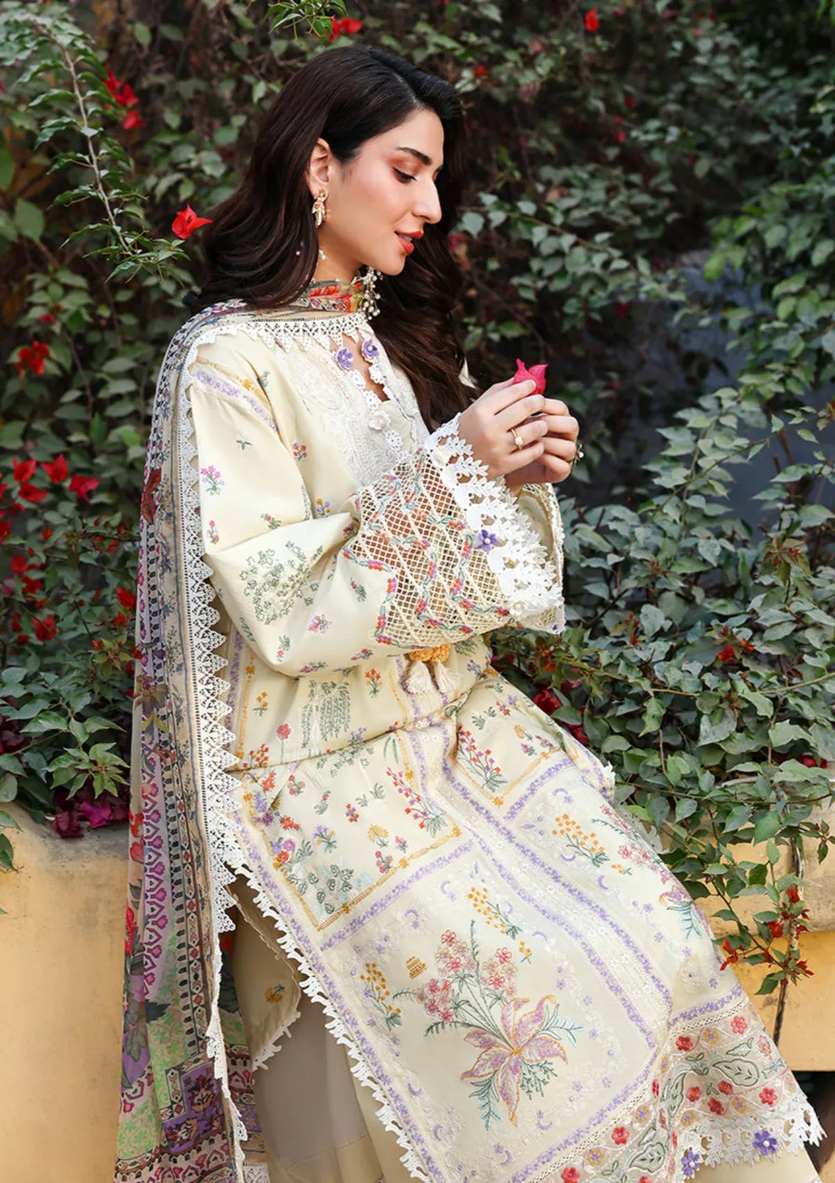 Roheenaz Summer Reverie Luxury Lawn'26 D-209 Isolde