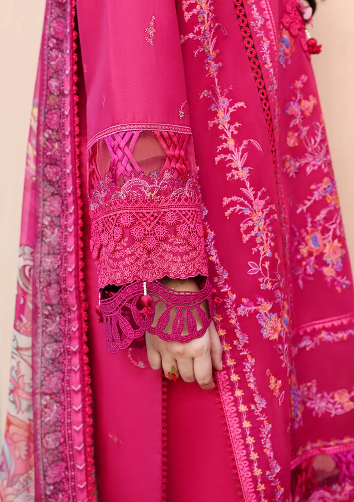 Roheenaz Summer Reverie Luxury Lawn'26 D-211 Ivoria