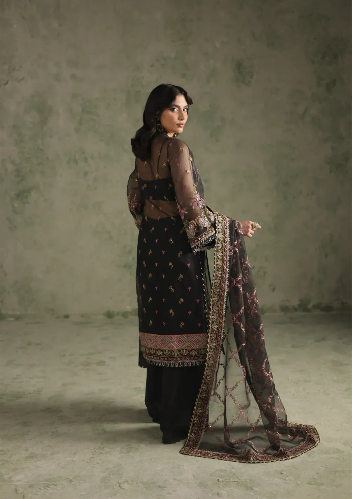 Imran Ramzan Esmeree'25 Ivresse Encanto