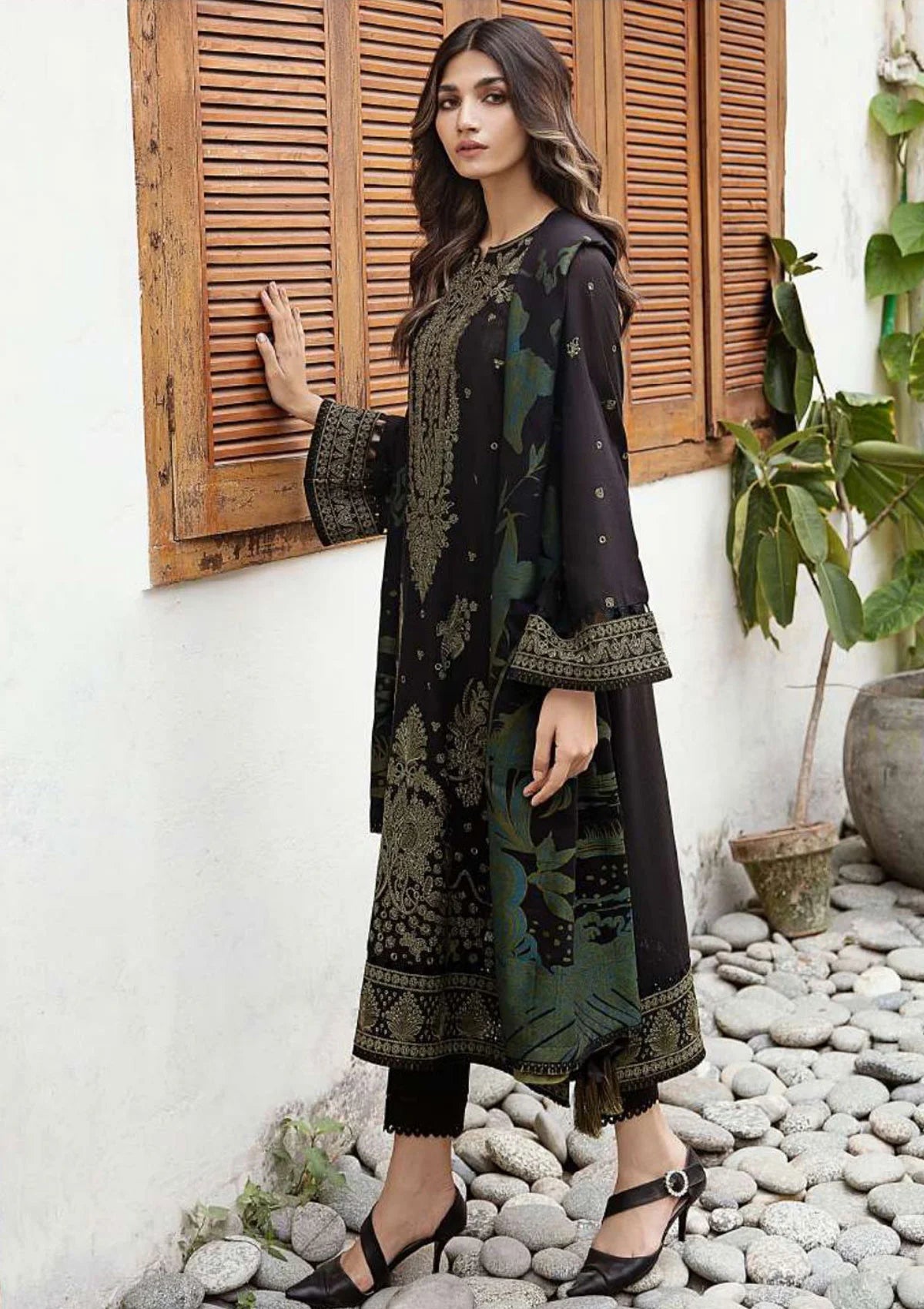 Jazmin Iris Fall Winter'23 D-04 - Mohsin Saeed Fabrics