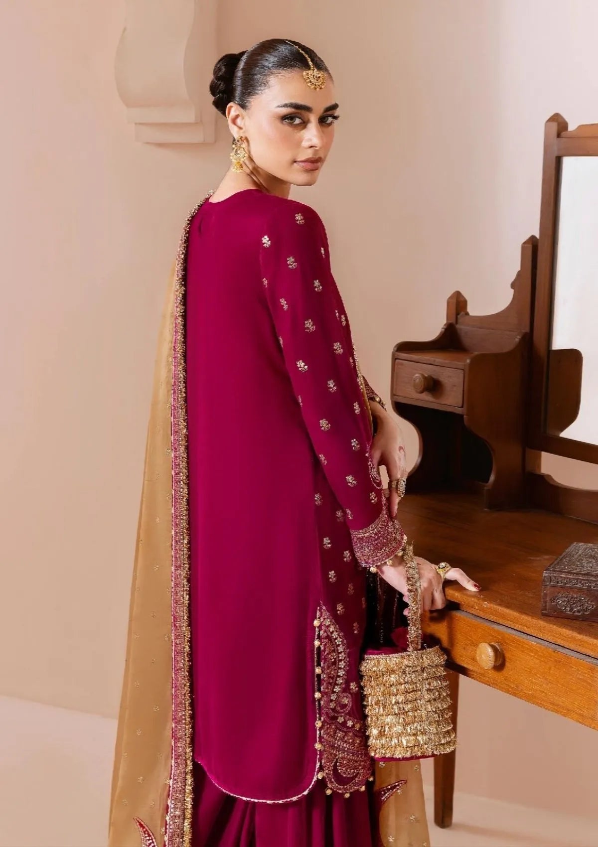 mohsin-saeed-fabrics-is-selling-online-and-in stores-Luxury-daily-wear-wedding-wear-formal-wear-in-budgeted-price-This-product-is-from-jazmin-chandani-velvet-formals25-svf-shireen-is-available-on-Mohsin-saeed-fabrics-website.
