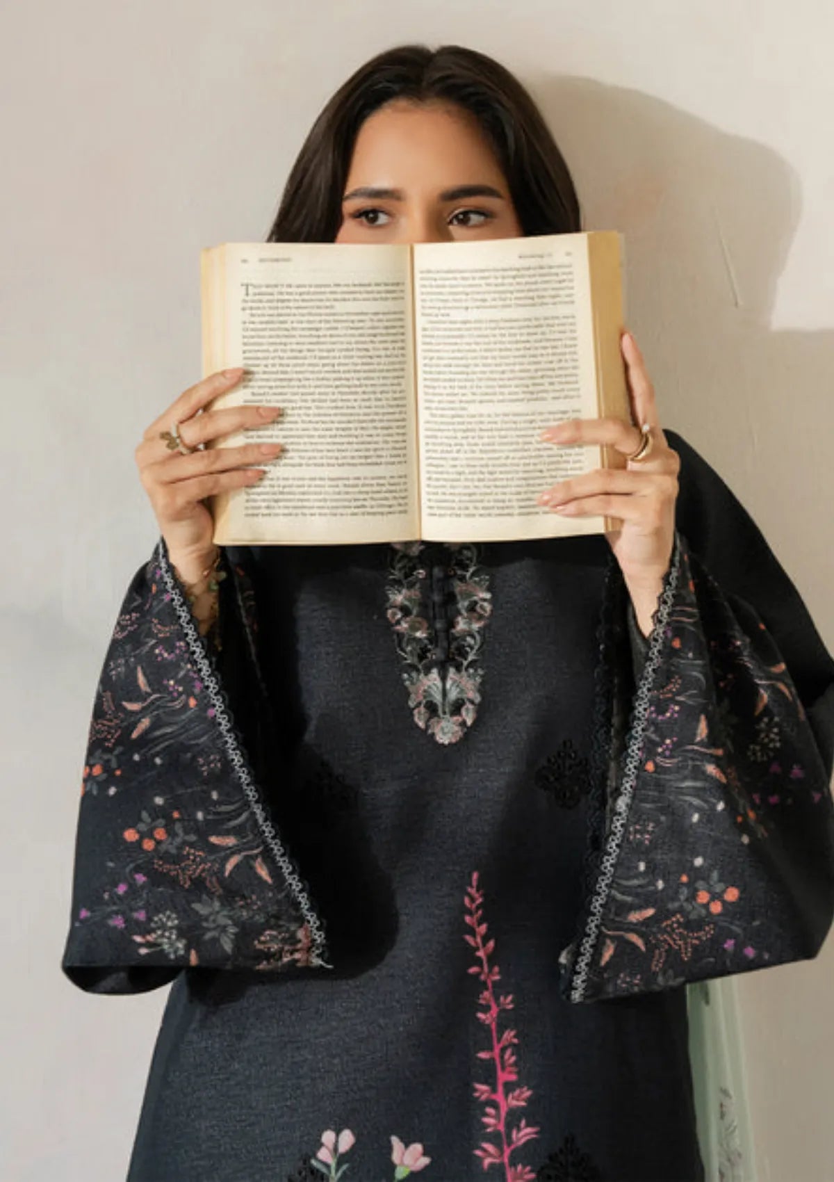 mohsin-saeed-fabrics-luxury-fashion-collection-daily-wear-wedding-and-formal-in-budget-This-product-is-from-yards-fall-florals-karandi25-is-available-on-Mohsin-saeed-fabrics-website.