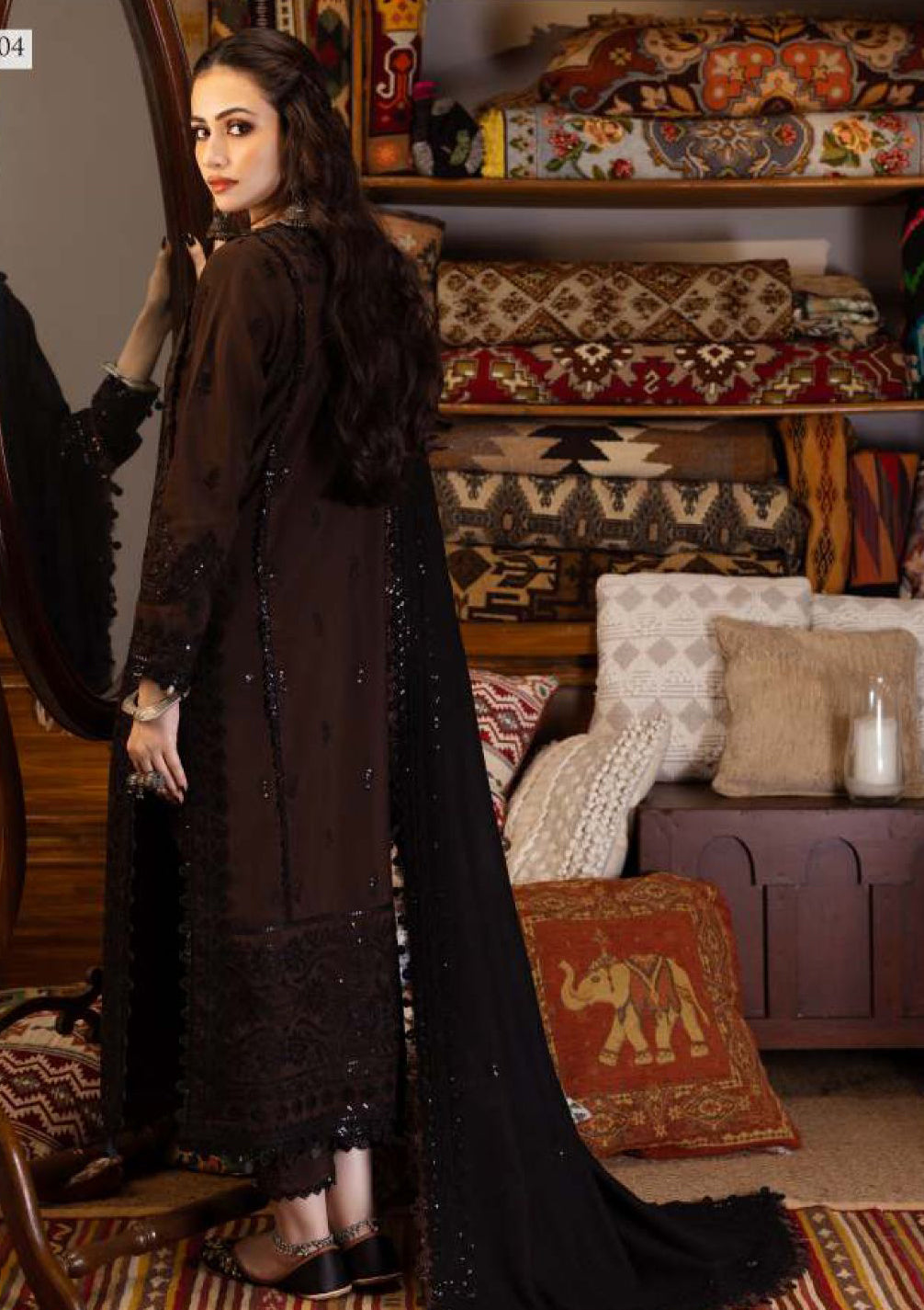 Asim Jofa Kashmiri Taanka Emb Shawl'23 AJKT-04 - Mohsin Saeed Fabrics