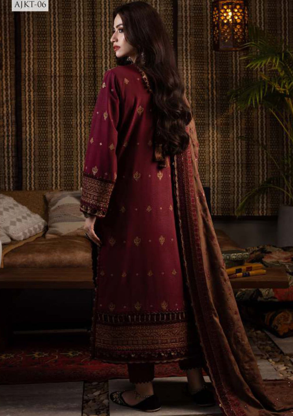 Asim Jofa Kashmiri Taanka Emb Shawl'23 AJKT-06 - Mohsin Saeed Fabrics