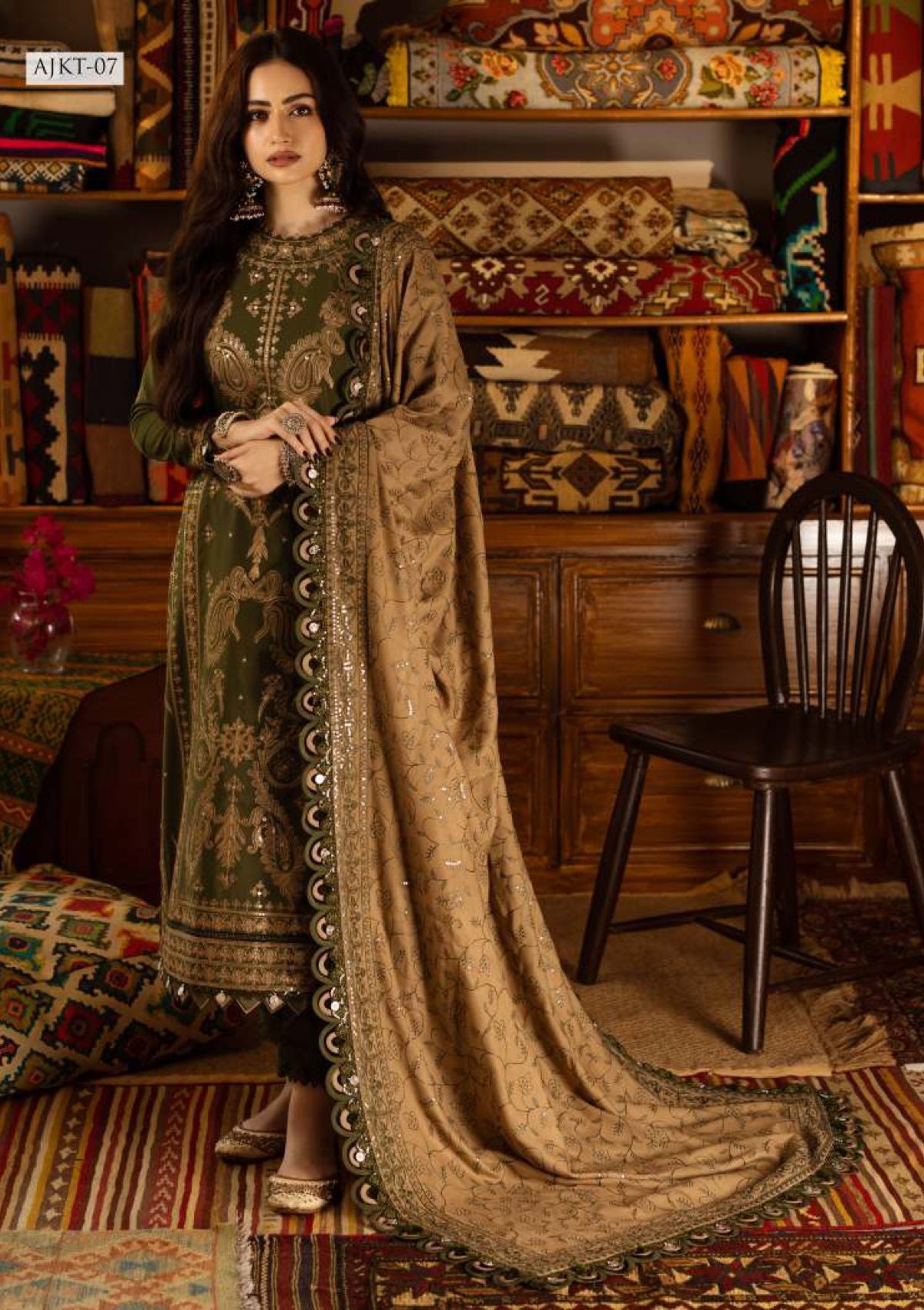 Asim Jofa Kashmiri Taanka Emb Shawl'23 AJKT-07 - Mohsin Saeed Fabrics
