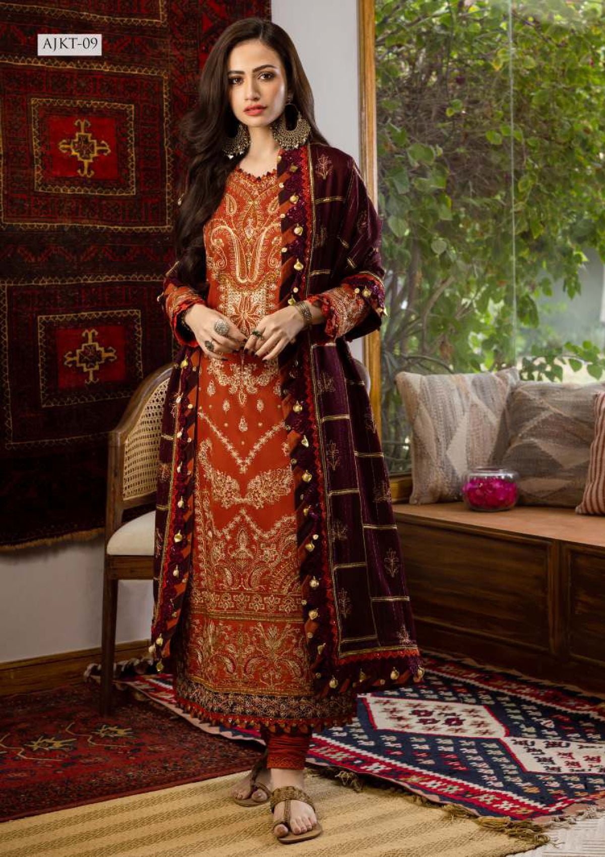 Asim Jofa Kashmiri Taanka Emb Shawl'23 AJKT-09 - Mohsin Saeed Fabrics