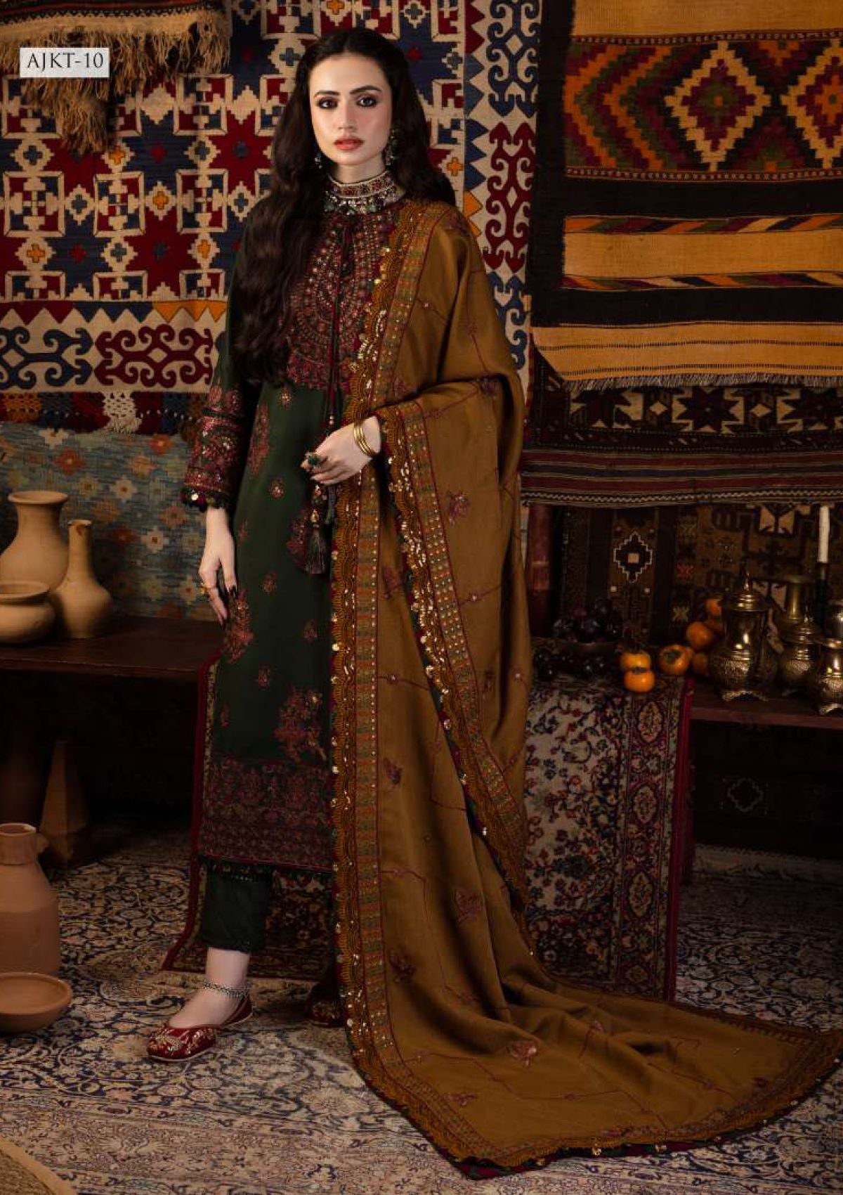 Asim Jofa Kashmiri Taanka Emb Shawl'23 AJKT-10 - Mohsin Saeed Fabrics