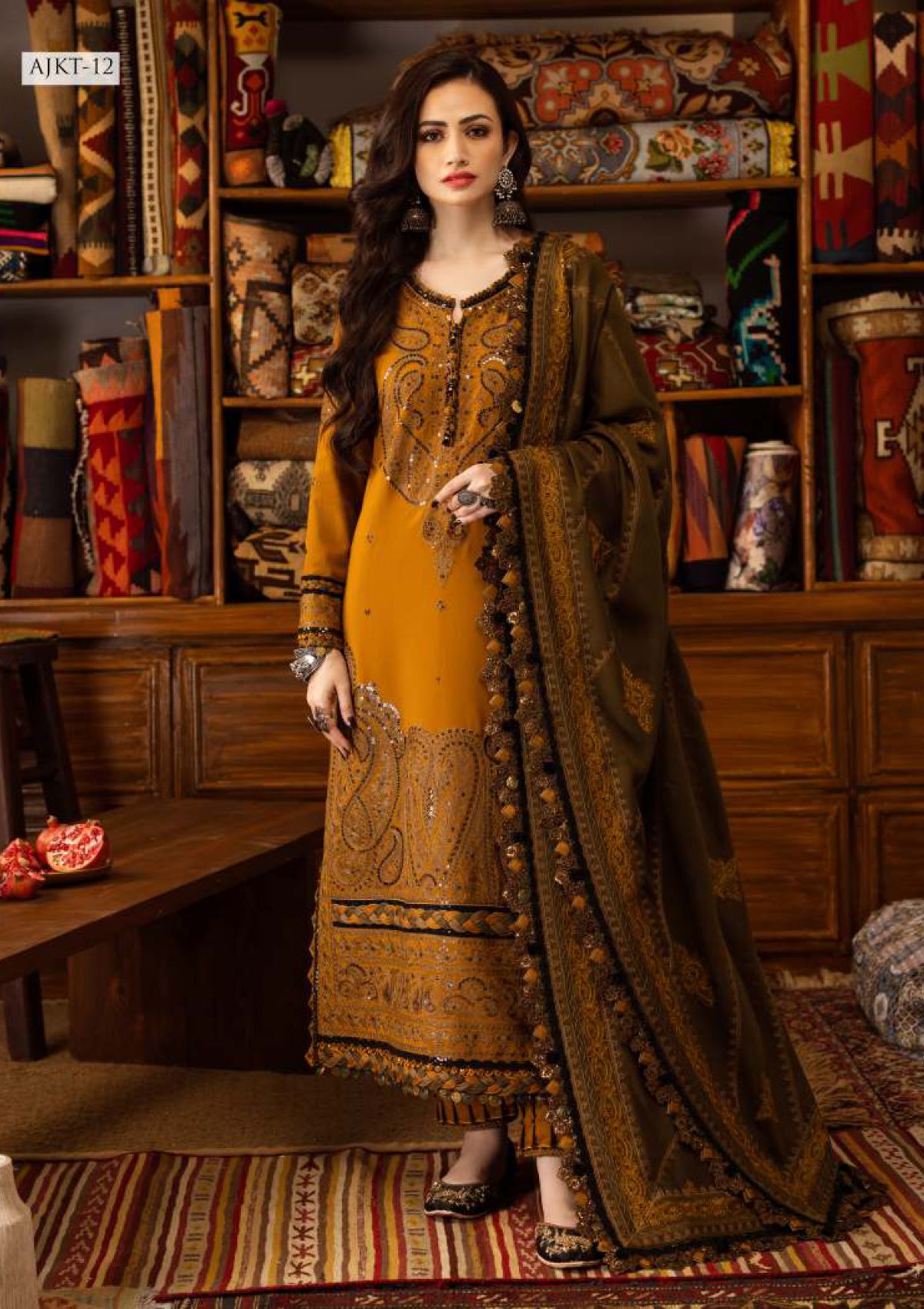 Asim Jofa Kashmiri Taanka Emb Shawl'23 AJKT-12 - Mohsin Saeed Fabrics