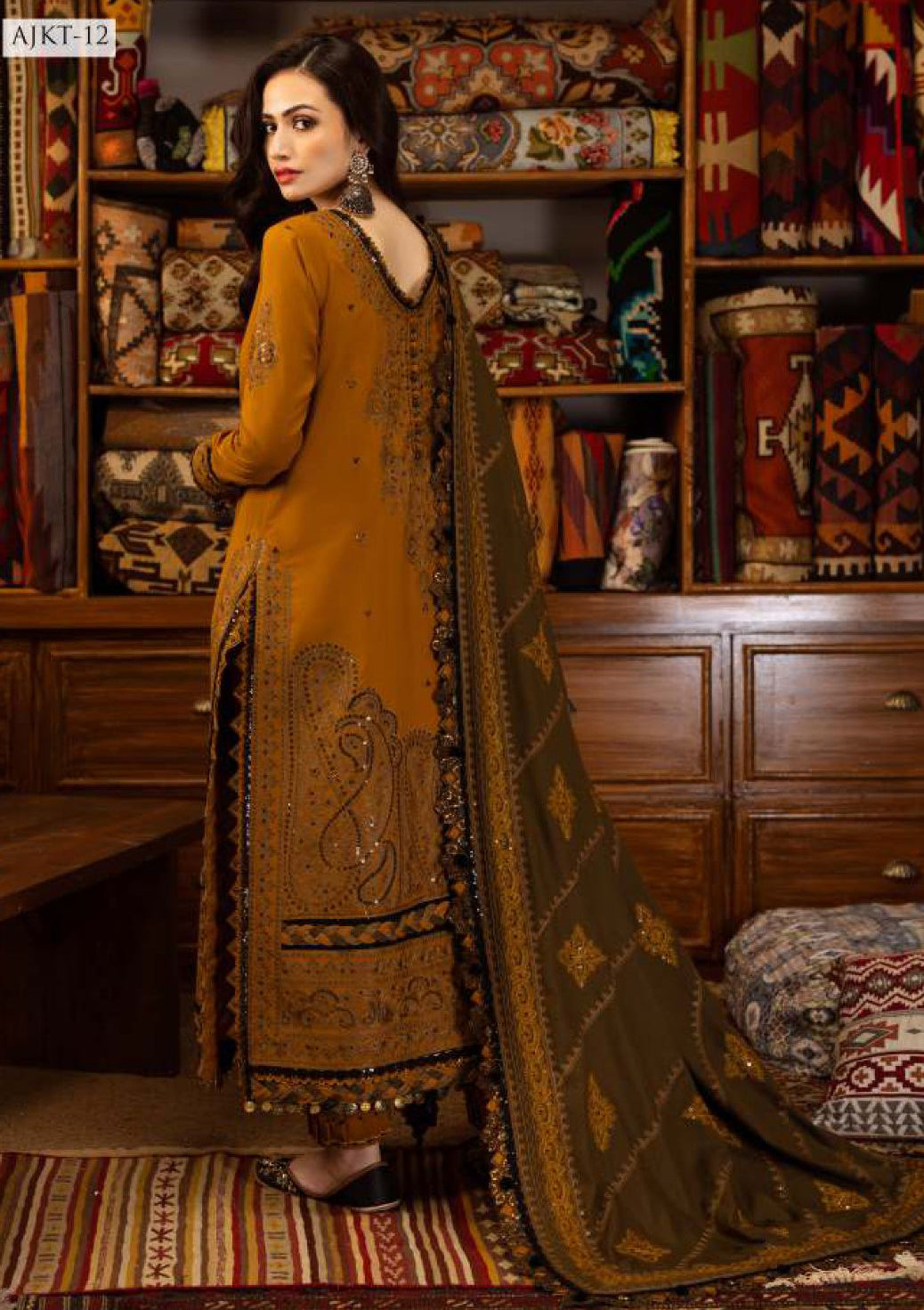 Asim Jofa Kashmiri Taanka Emb Shawl'23 AJKT-12 - Mohsin Saeed Fabrics