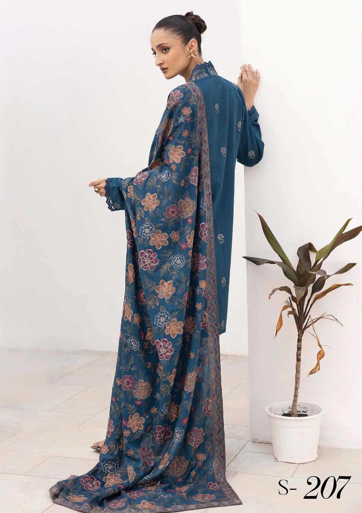 Khoobsurat Noor-e-Chasham Signature Karandi'24 S-207