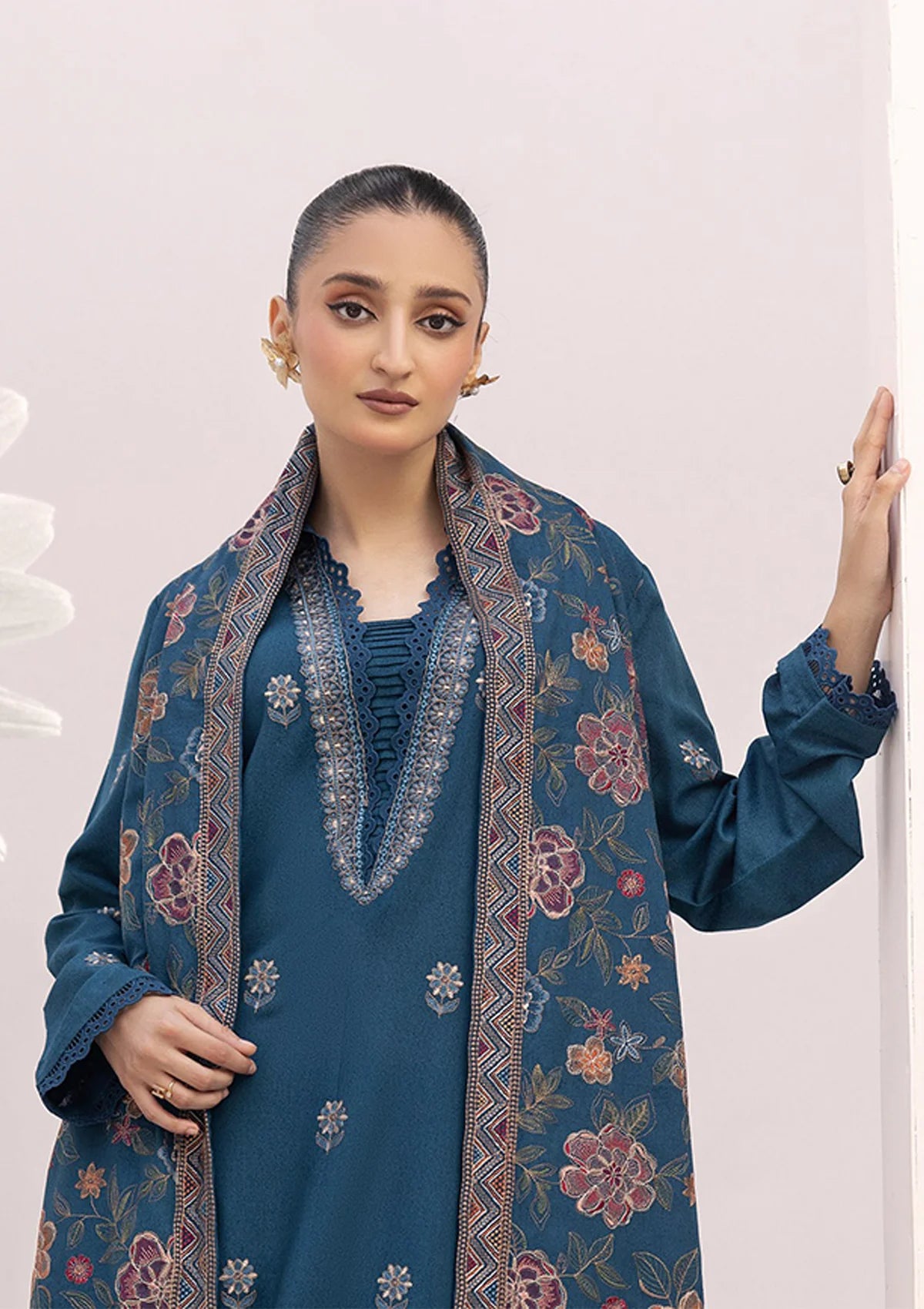 Khoobsurat Noor-e-Chasham Signature Karandi'24 S-207
