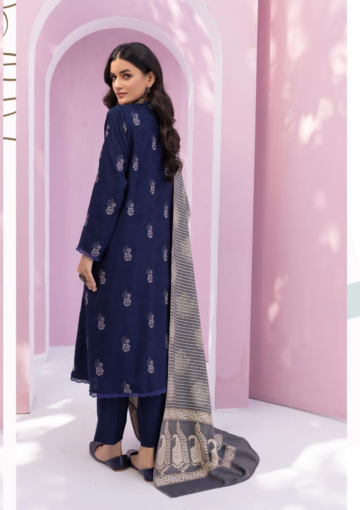 Khoobsurat Swati Wool Shawl'23 KS-11 - Mohsin Saeed Fabrics