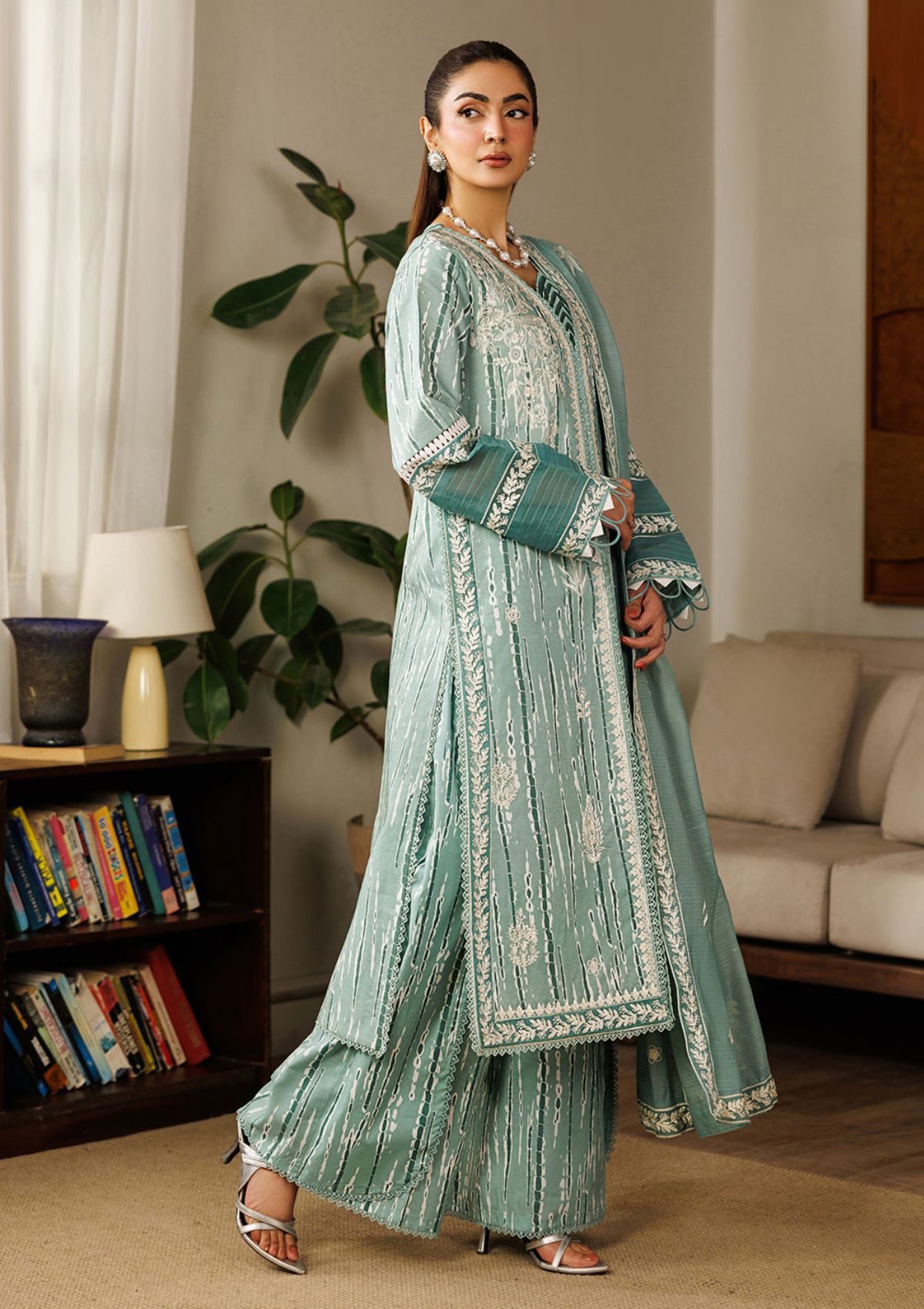 Mahnur Leila Lawn'26 L-02