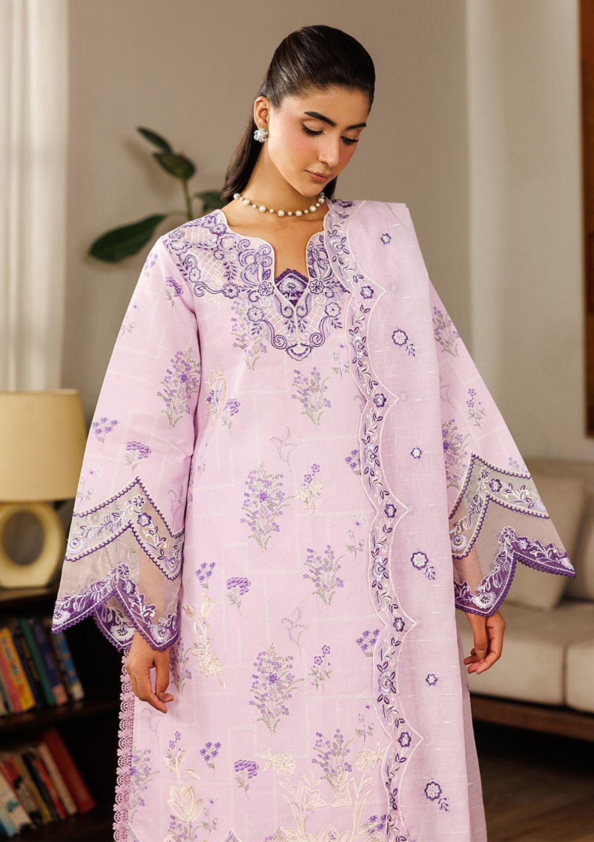 Mahnur Leila Lawn'26 L-04