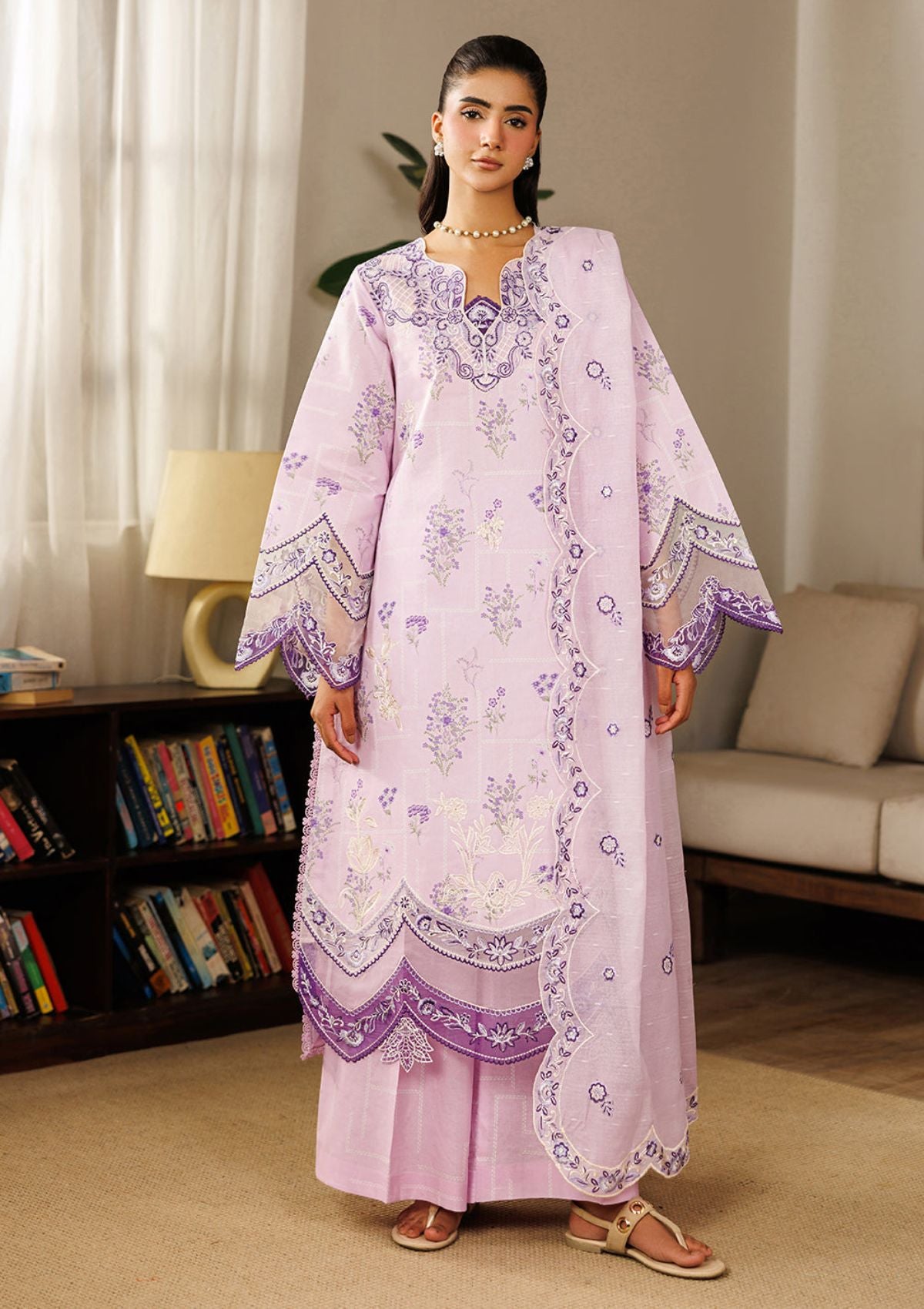 Mahnur Leila Lawn'26 L-04