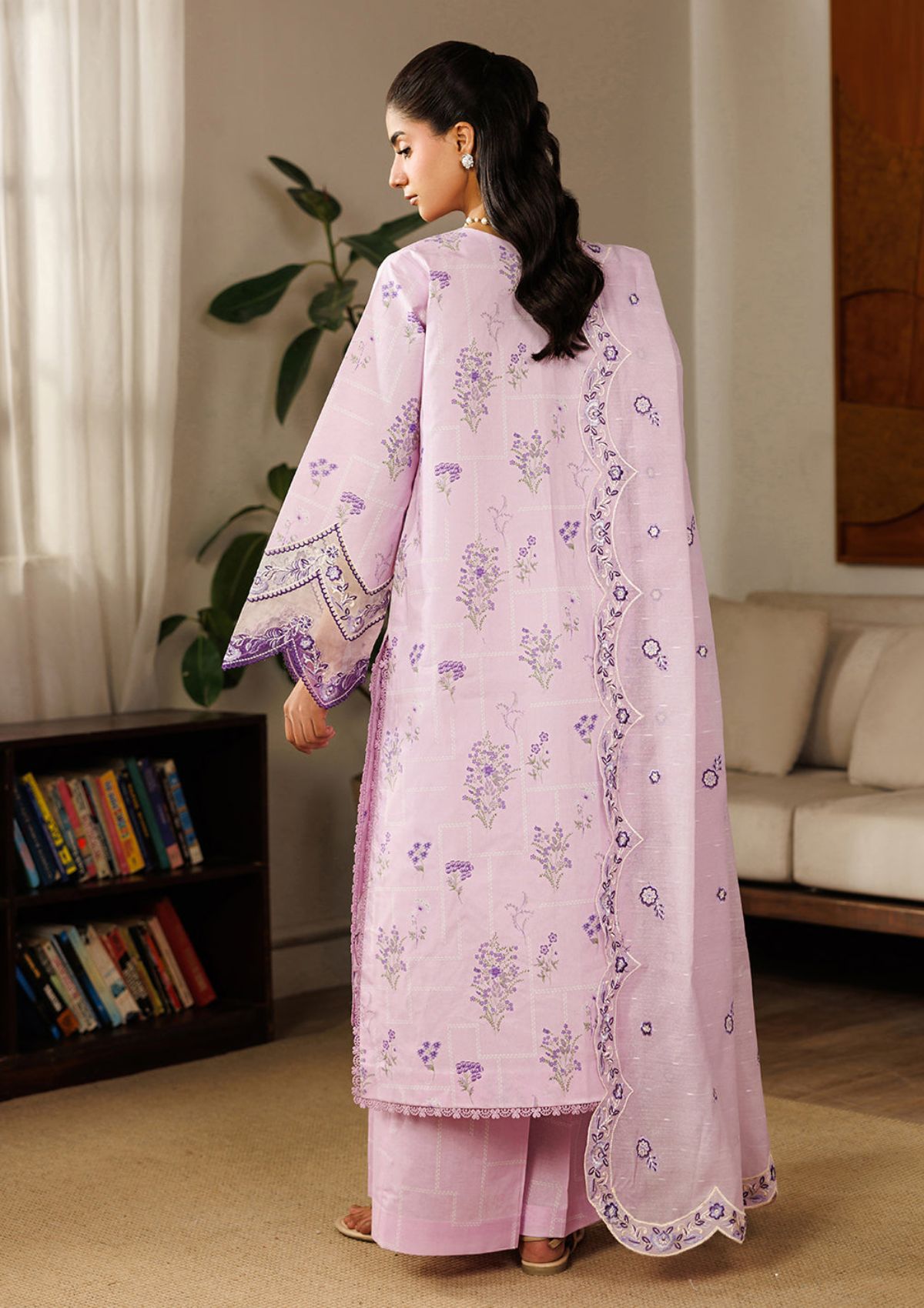 Mahnur Leila Lawn'26 L-04