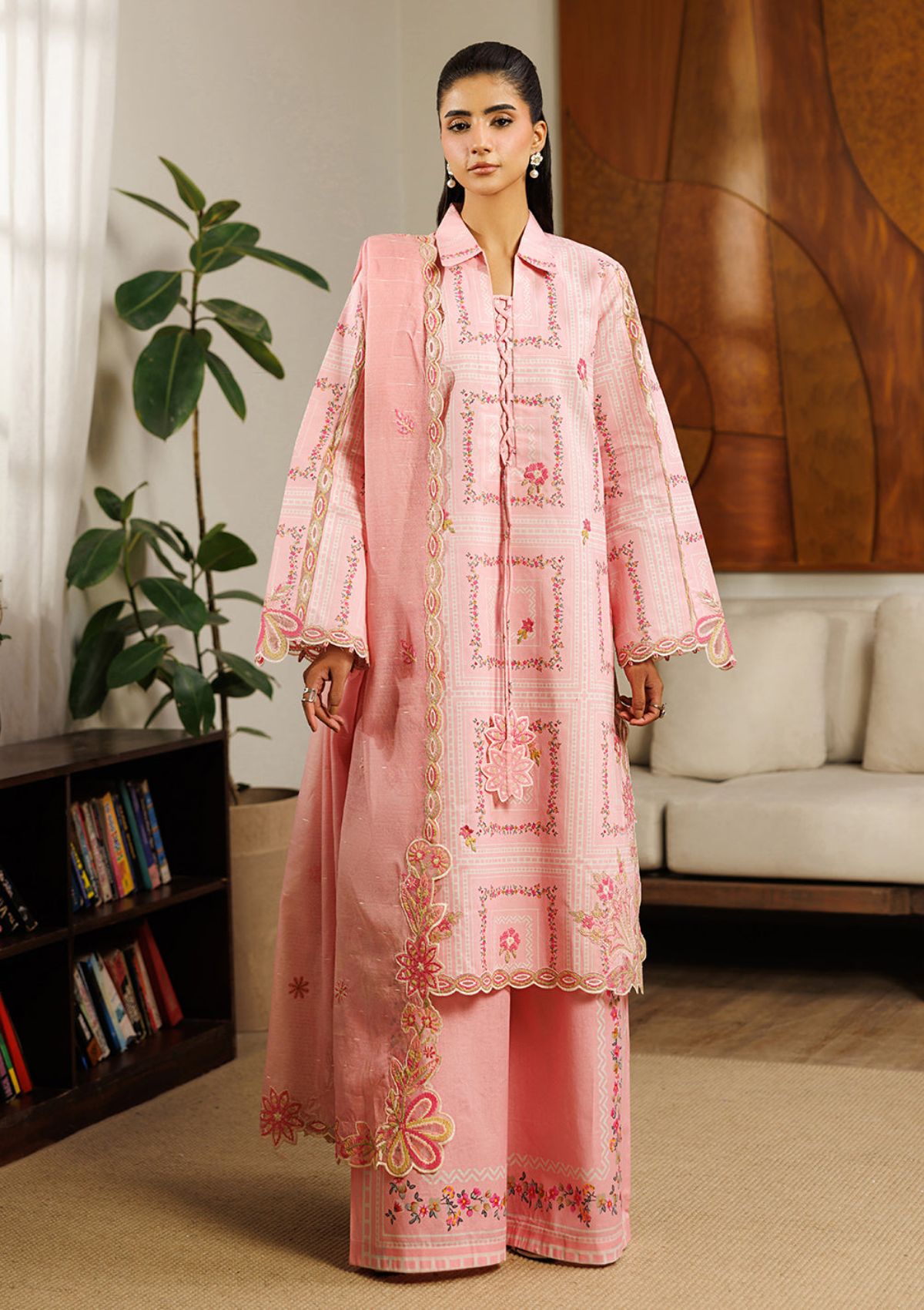 Mahnur Leila Lawn'26 L-06