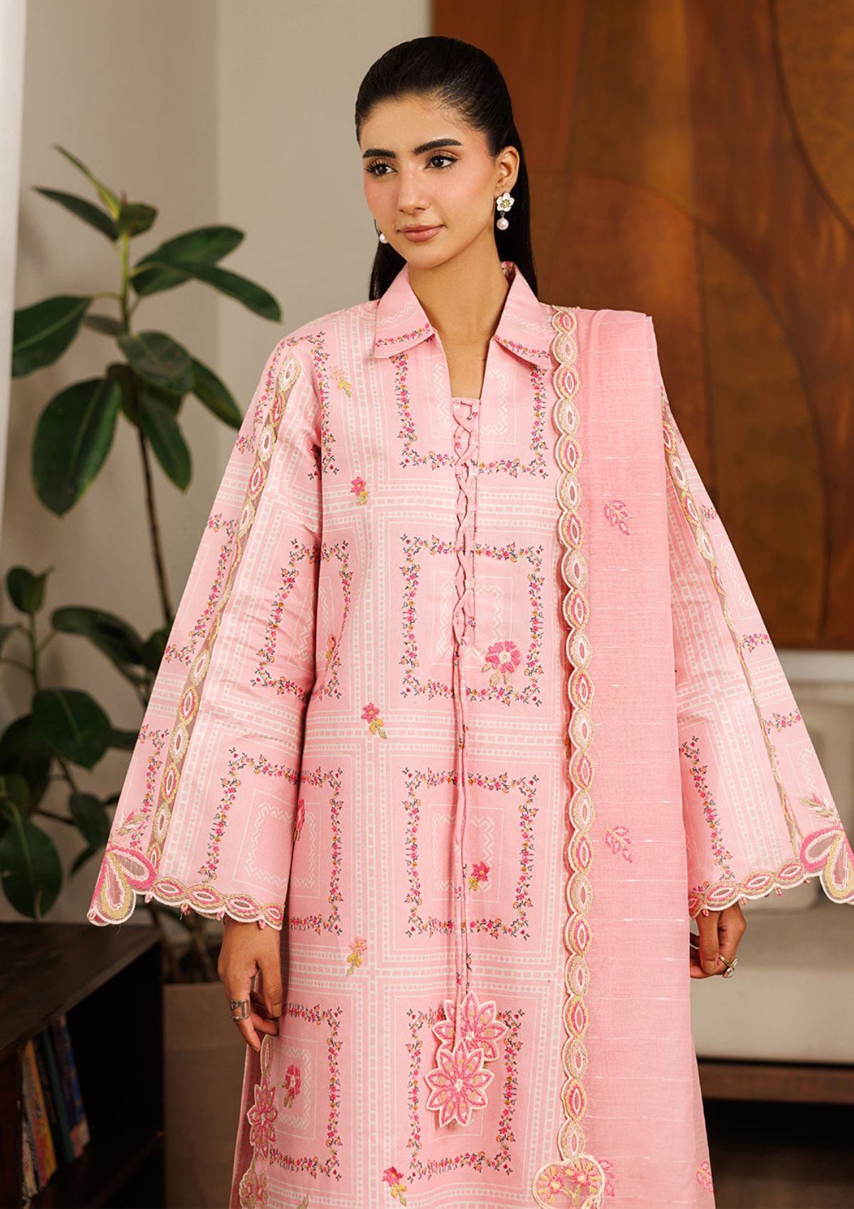 Mahnur Leila Lawn'26 L-06