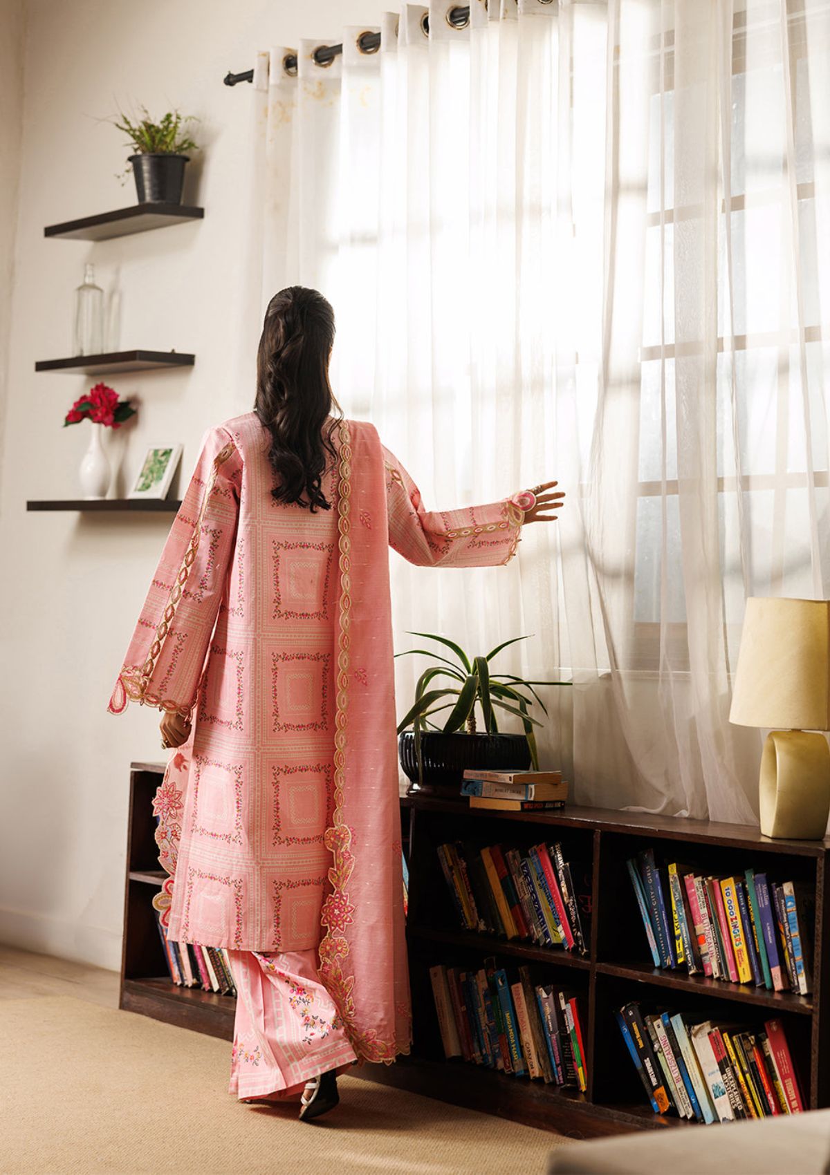 Mahnur Leila Lawn'26 L-06