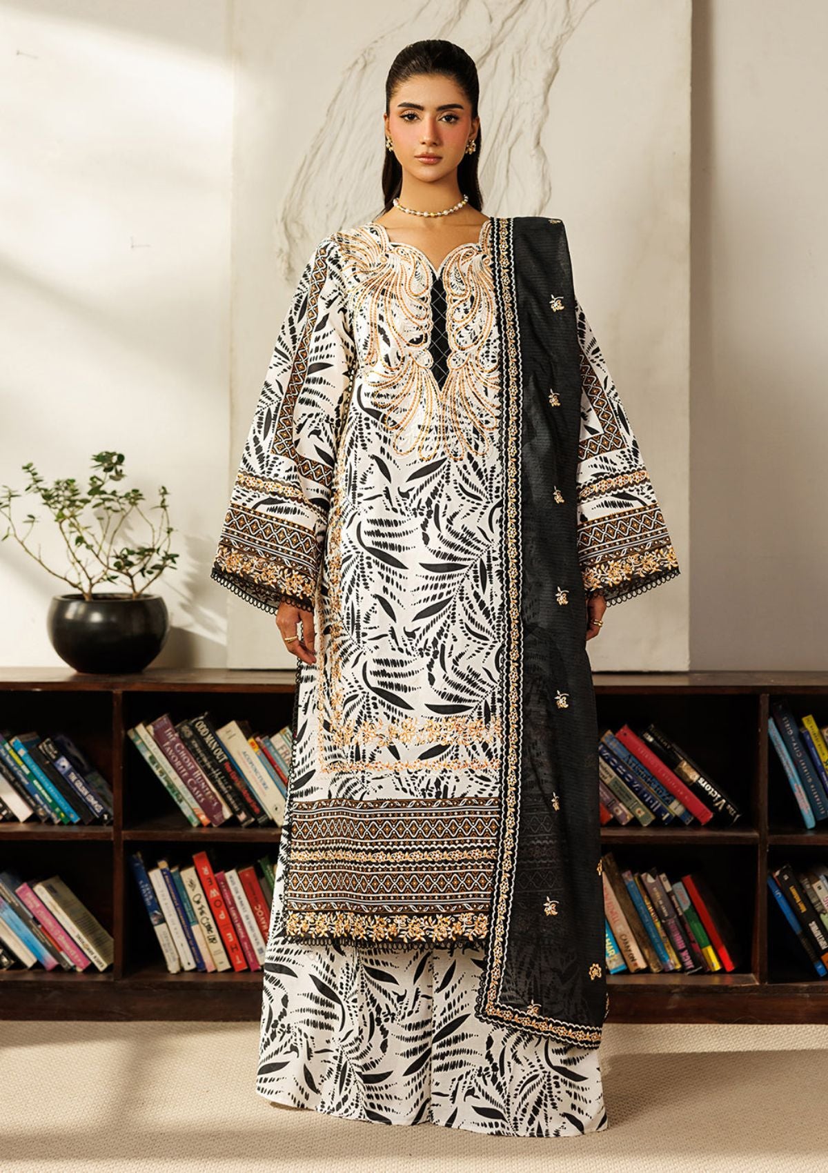 Mahnur Leila Lawn'26 L-08