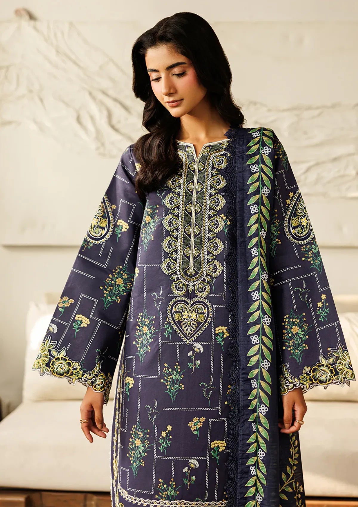 Mahnur Leila Lawn'26 L-09