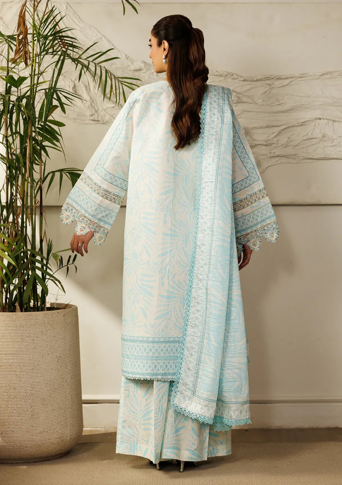 Mahnur Leila Lawn'26 L-10