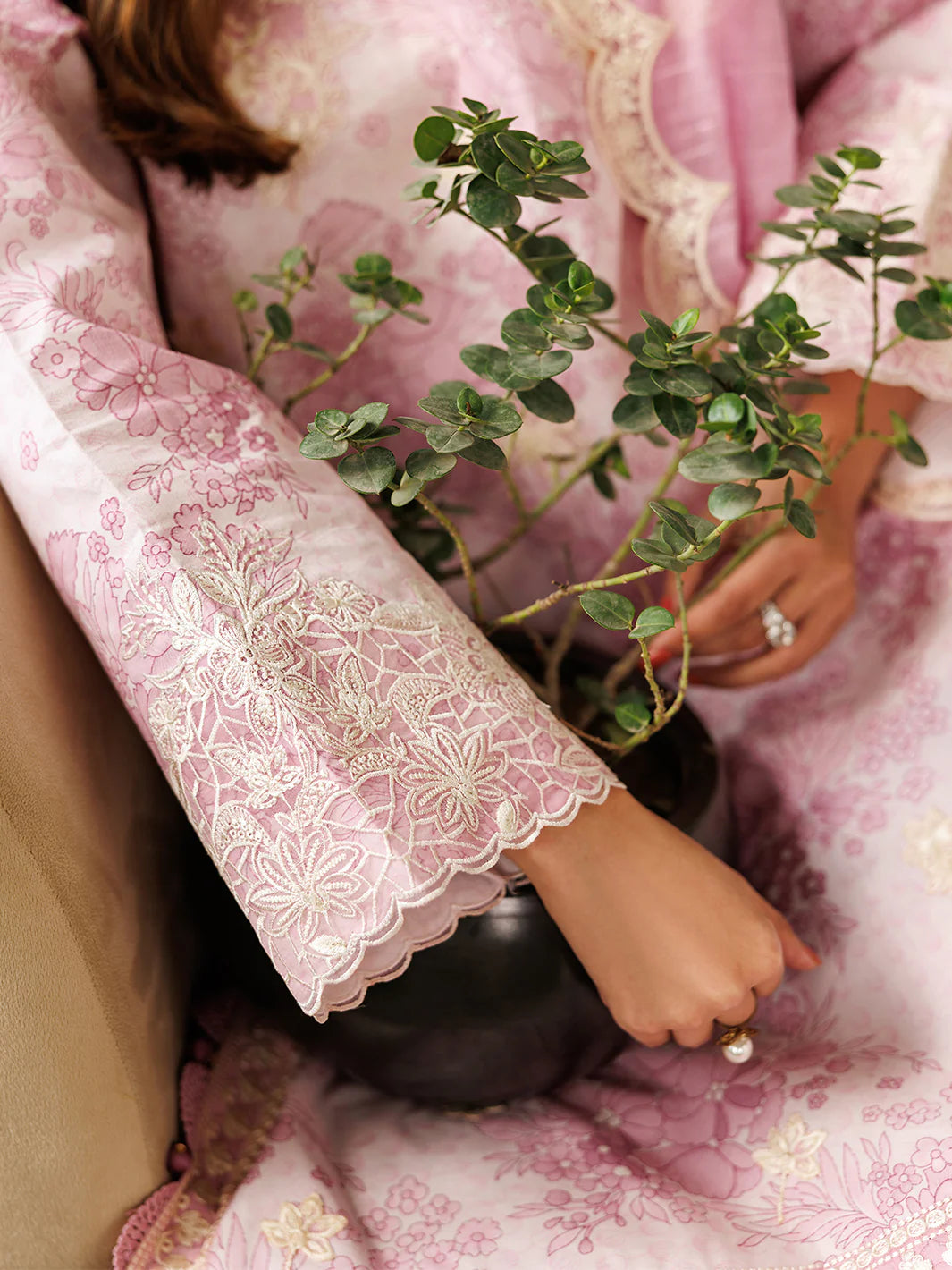Mahnur Leila Lawn'26 L-12