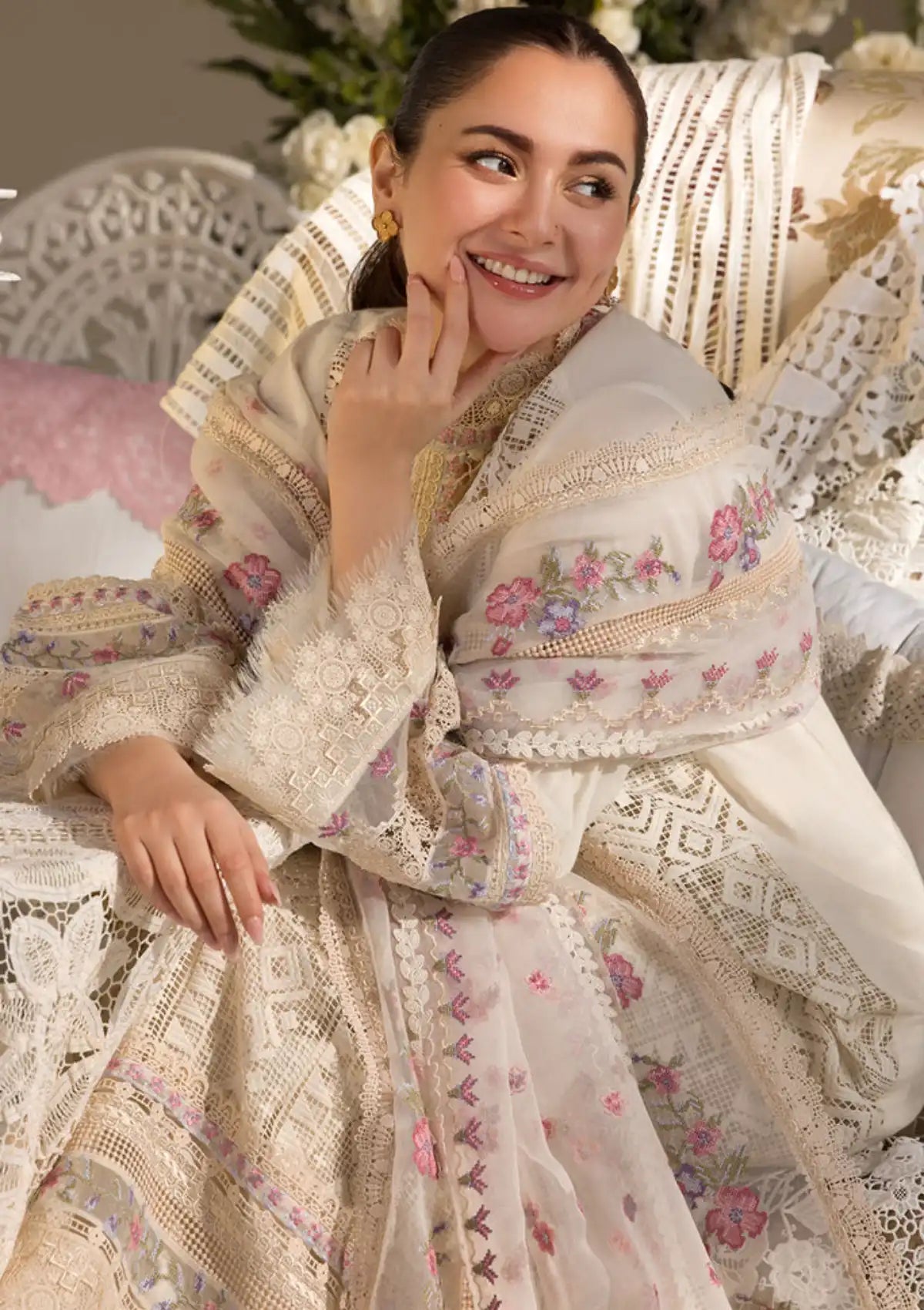 mohsin-saeed-fabrics-is-selling-online-and-in stores-Luxury-daily-wear-wedding-wear-formal-wear-in-budgeted-price-This-product-is-from-sobia-nazir-luxury-lawn25-d-11b-is-available-on-Mohsin-saeed-fabrics-website.