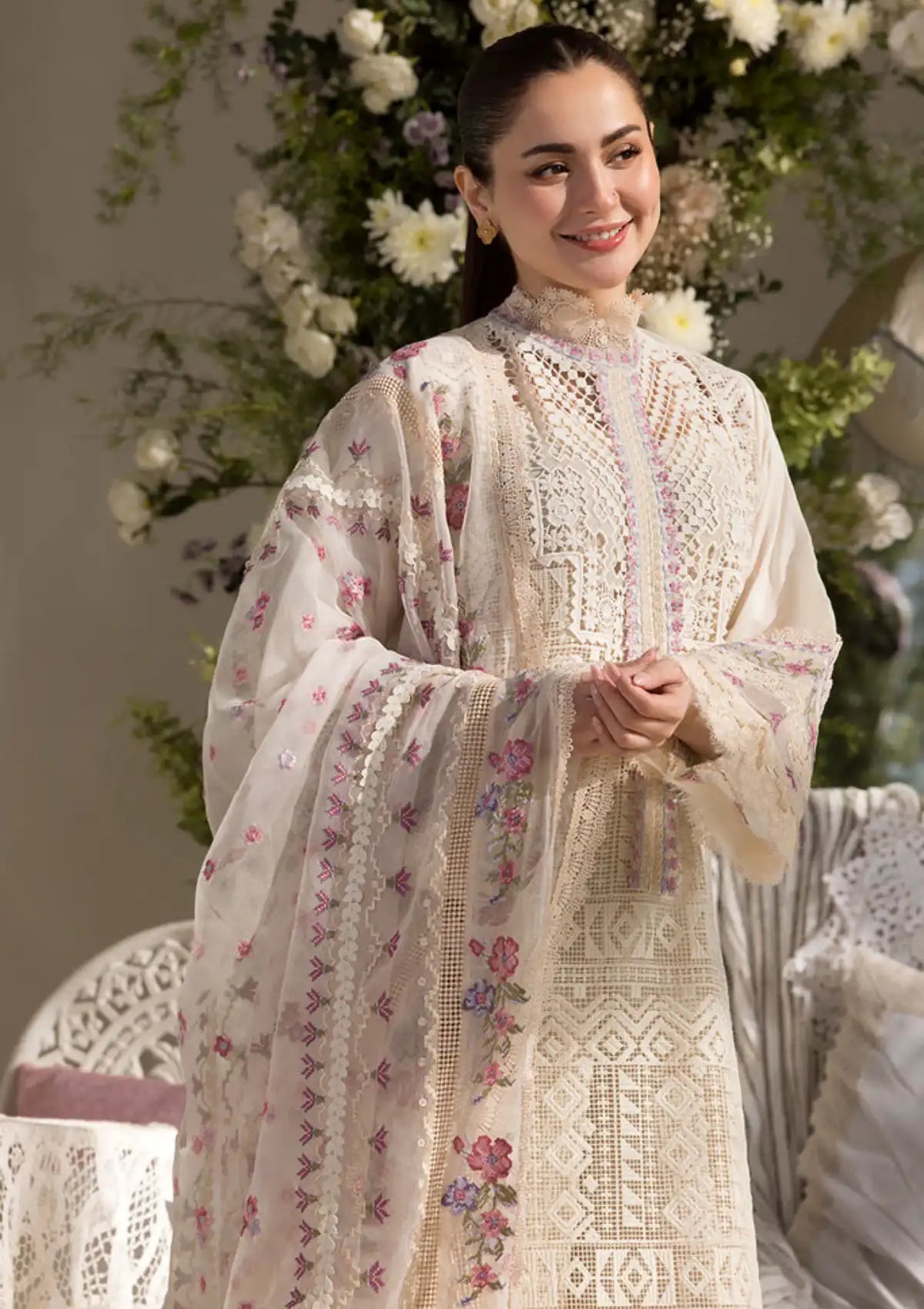mohsin-saeed-fabrics-is-selling-online-and-in stores-Luxury-daily-wear-wedding-wear-formal-wear-in-budgeted-price-This-product-is-from-sobia-nazir-luxury-lawn25-d-11b-is-available-on-Mohsin-saeed-fabrics-website.