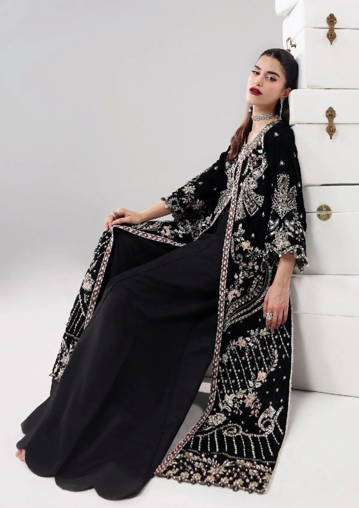 Sardinia L'amore Luxury Handwork Edit'25 D-05 Black Swan