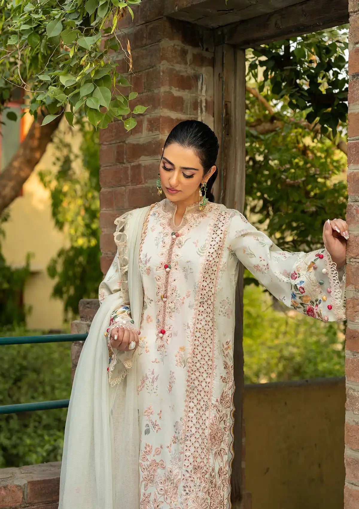 mohsin-saeed-fabrics-designer-daily-wear-formal-and-wedding-suits-within-budget-This-product-is-from-maryam-hussain-luxury-lawn-vol-225-d-10-batik-is-available-on-Mohsin-saeed-fabrics-website.