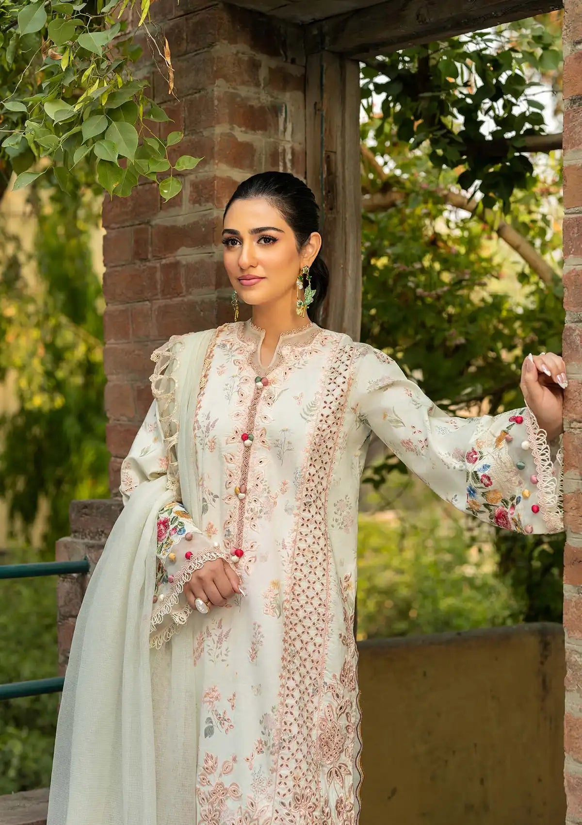 mohsin-saeed-fabrics-designer-daily-wear-formal-and-wedding-suits-within-budget-This-product-is-from-maryam-hussain-luxury-lawn-vol-225-d-10-batik-is-available-on-Mohsin-saeed-fabrics-website.