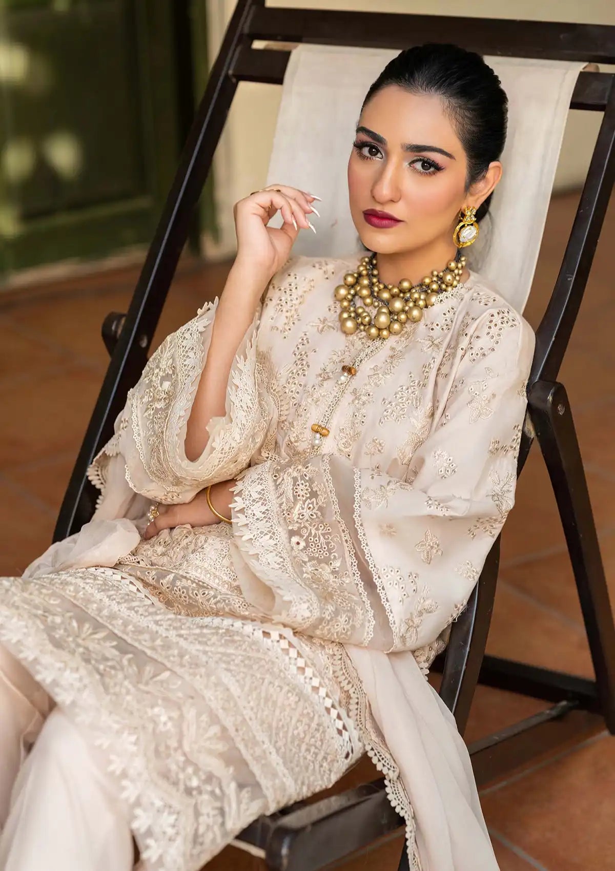 mohsin-saeed-fabrics-designer-daily-wear-formal-and-wedding-suits-within-budget-This-product-is-from-maryam-hussain-luxury-lawn-vol-225-d-02-raya-is-available-on-Mohsin-saeed-fabrics-website.