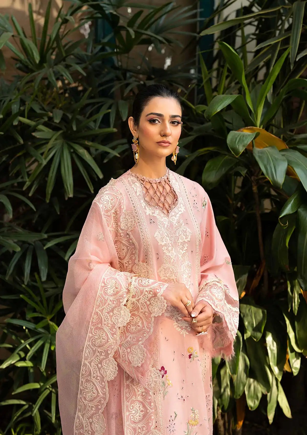 mohsin-saeed-fabrics-designer-daily-wear-formal-and-wedding-suits-within-budget-This-product-is-from-maryam-hussain-luxury-lawn-vol-225-d-04-naina-is-available-on-Mohsin-saeed-fabrics-website.
