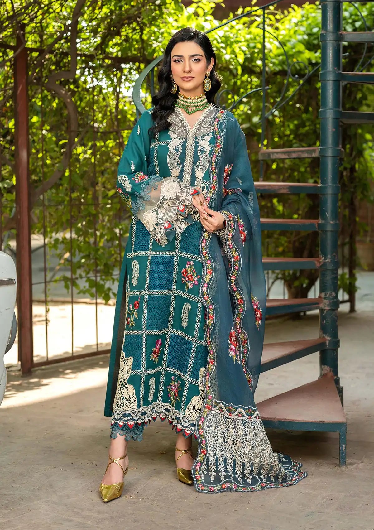 mohsin-saeed-fabrics-designer-daily-wear-formal-and-wedding-suits-within-budget-This-product-is-from-maryam-hussain-luxury-lawn-vol-225-d-03-neelum-is-available-on-Mohsin-saeed-fabrics-website.