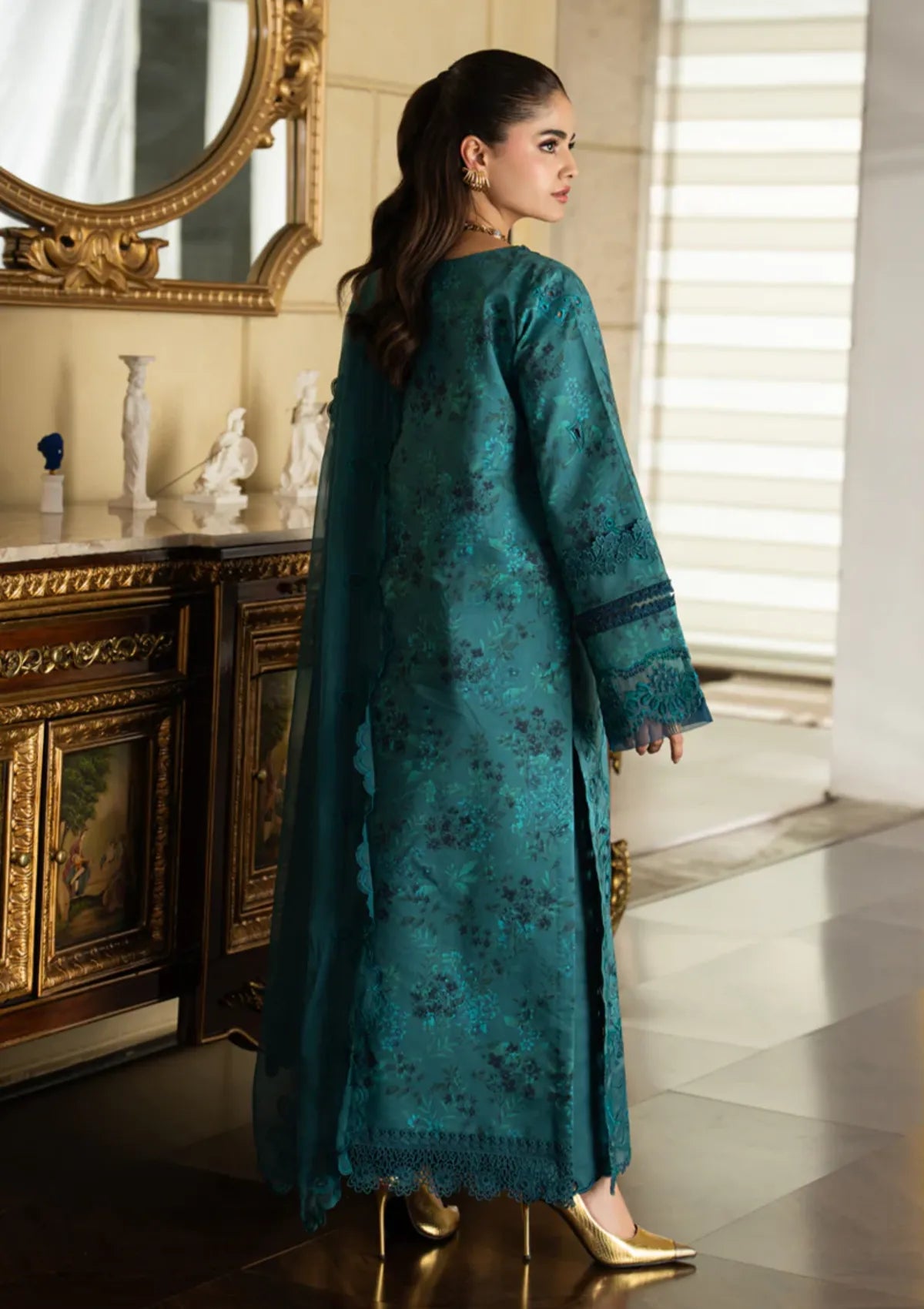 Rang Rasiya Carnation Eid Edit'26 D-16 LIARO