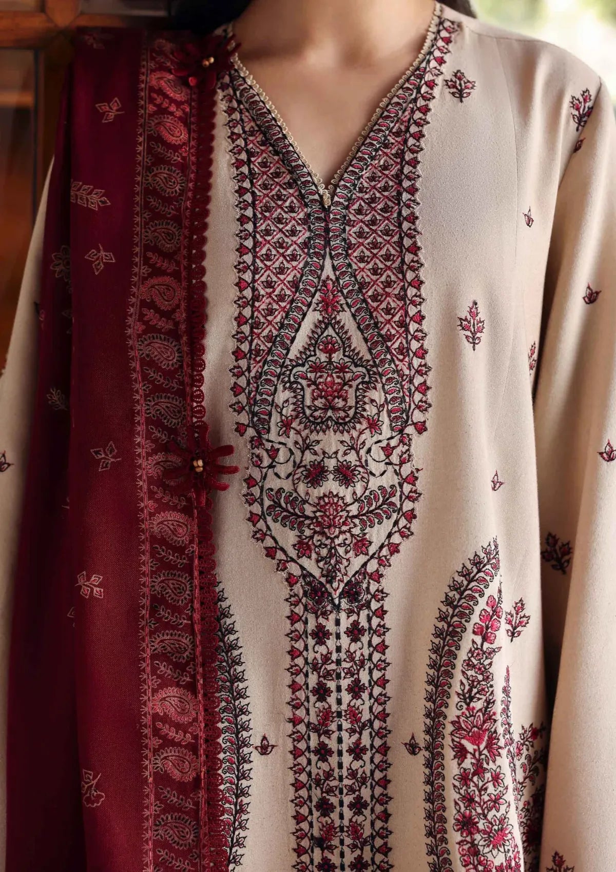 Republic Amaris Luxury Shawl'25 D-02 Liora