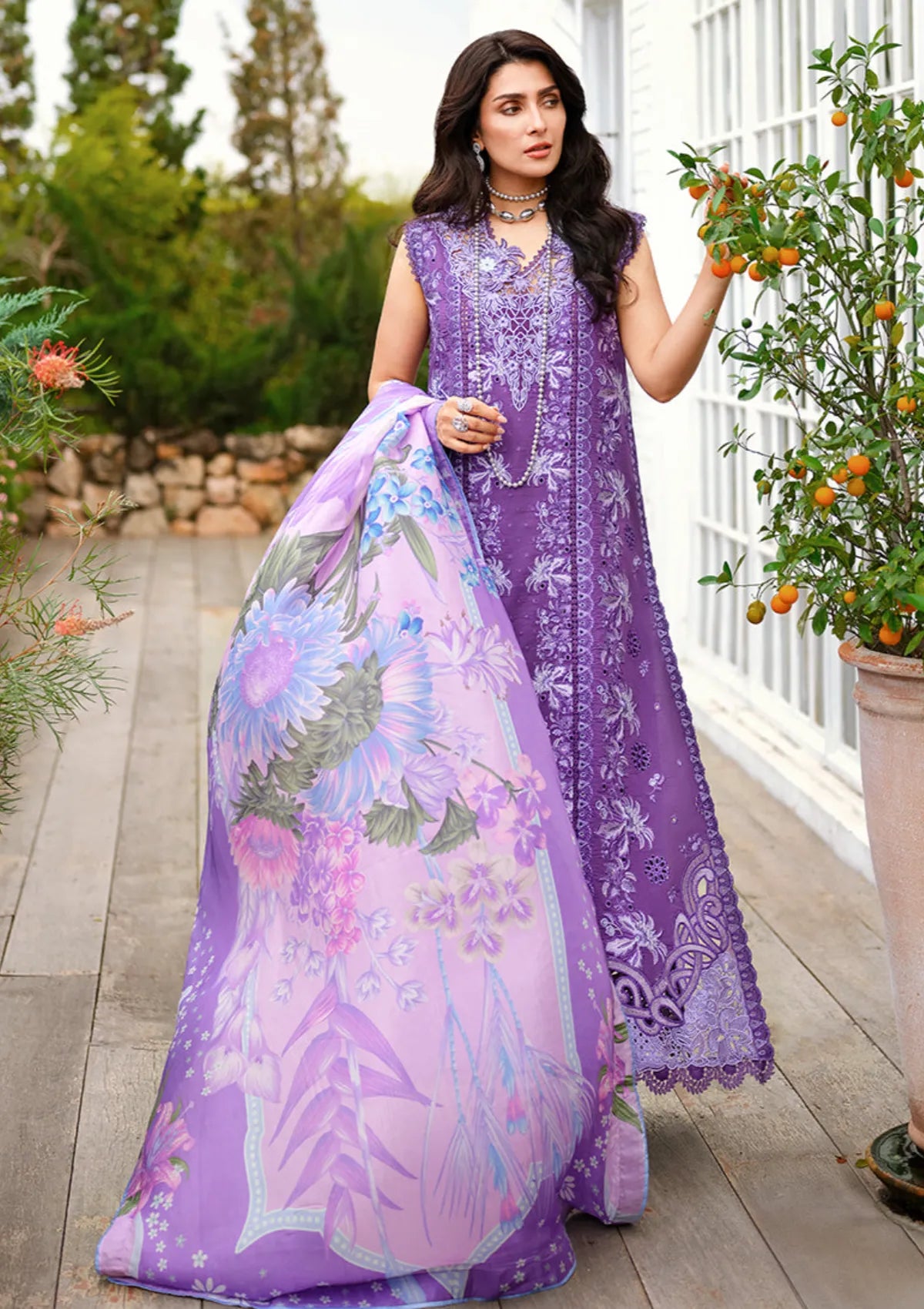 Mushq Amoi Held by Love'26 D-10 Lovers Lane