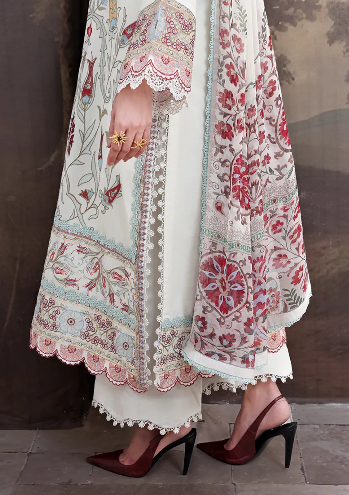Roheenaz Floral Reveire Luxury Lawn'26 RNZ-611 Lunar Glow