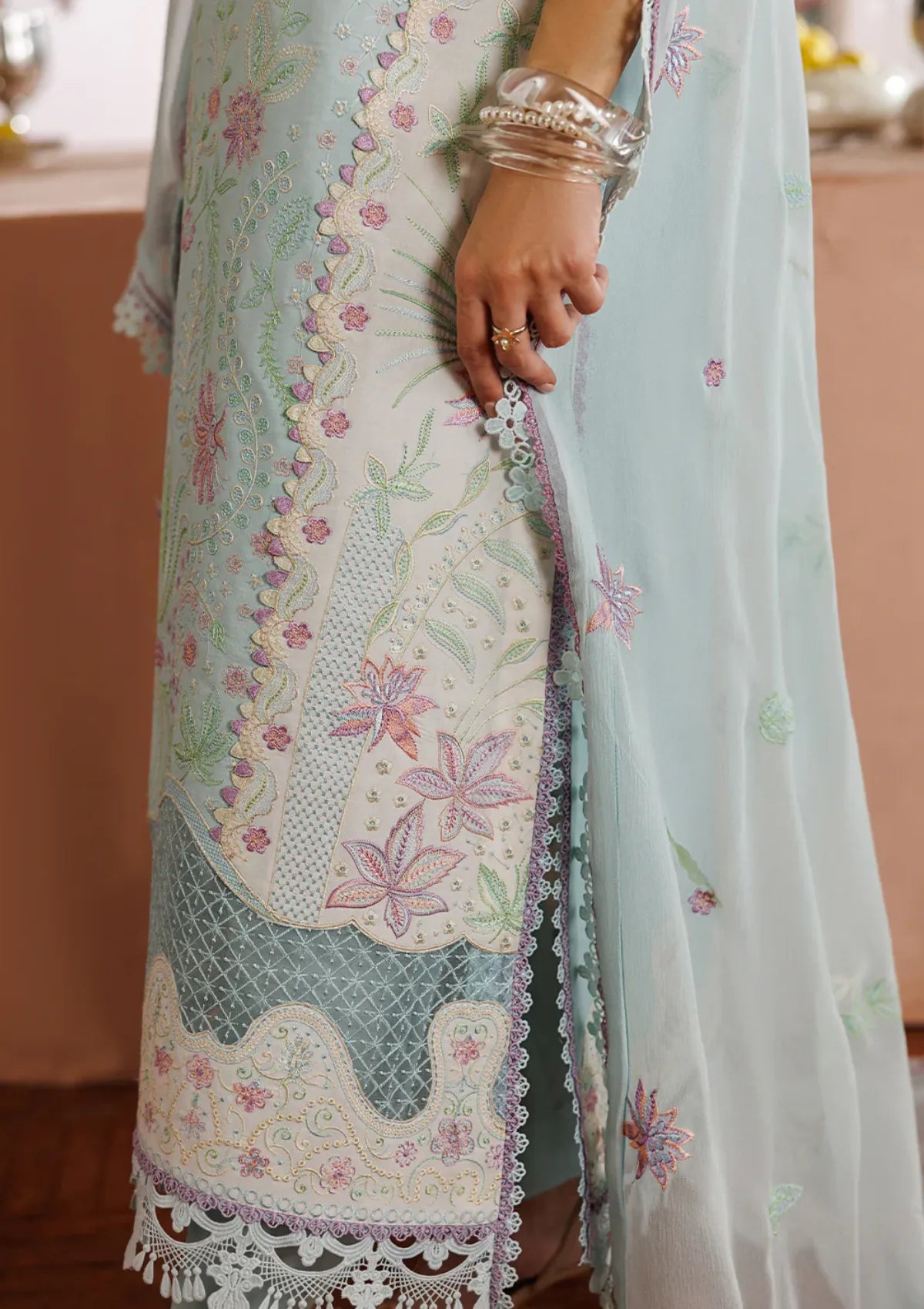Mahnur Morbagh Luxury Lawn'26 M-01