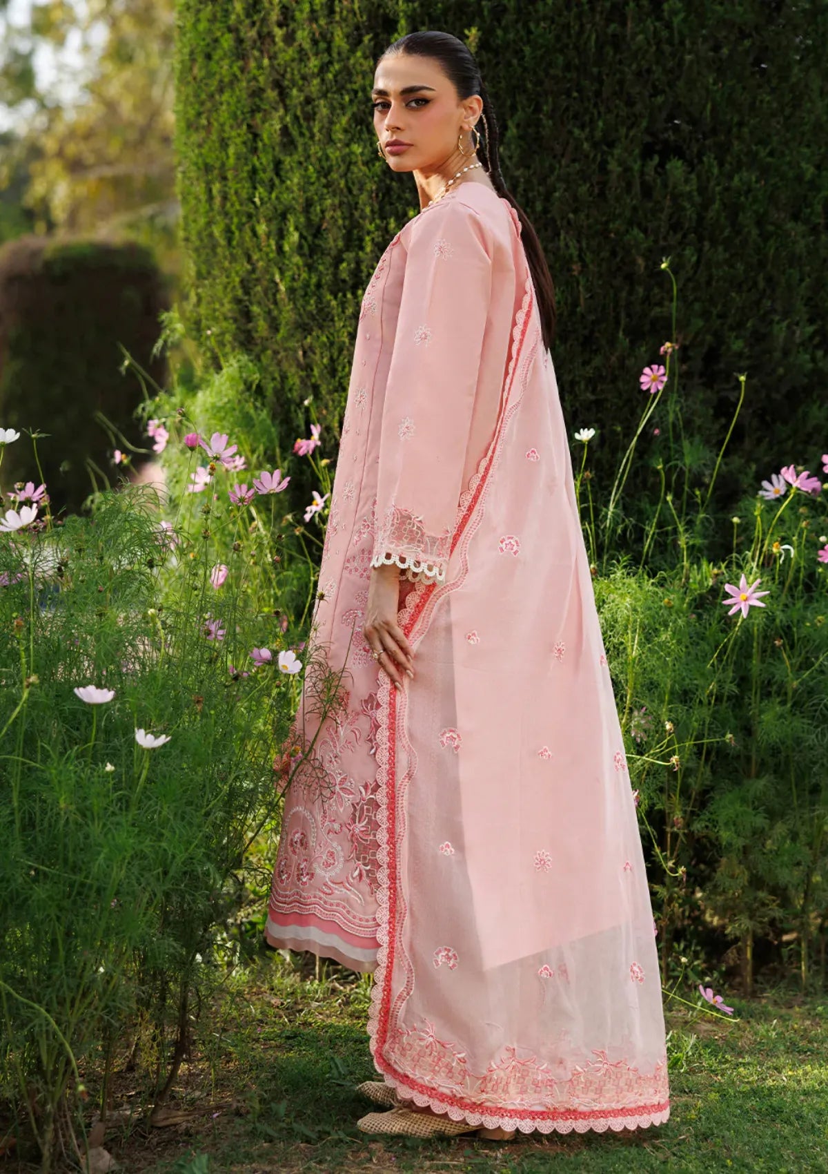 Mahnur Morbagh Luxury Lawn'26 M-05