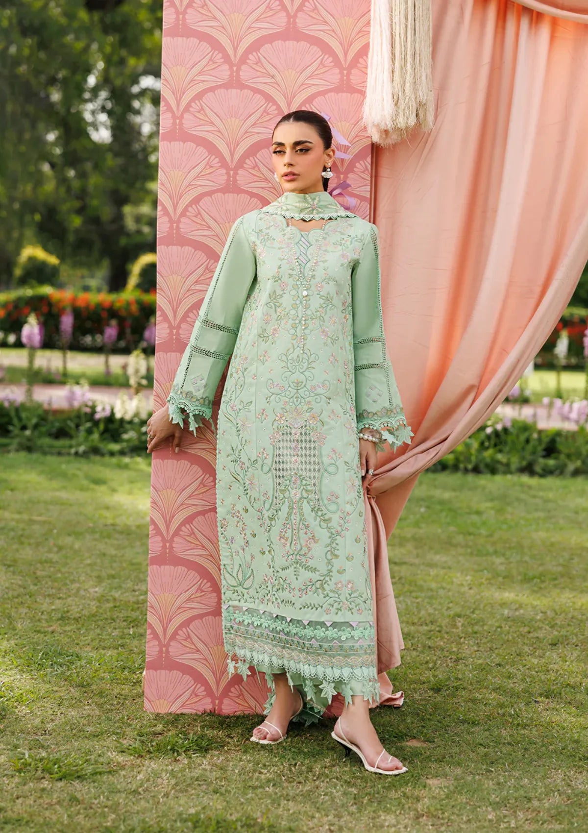 Mahnur Morbagh Luxury Lawn'26 M-06