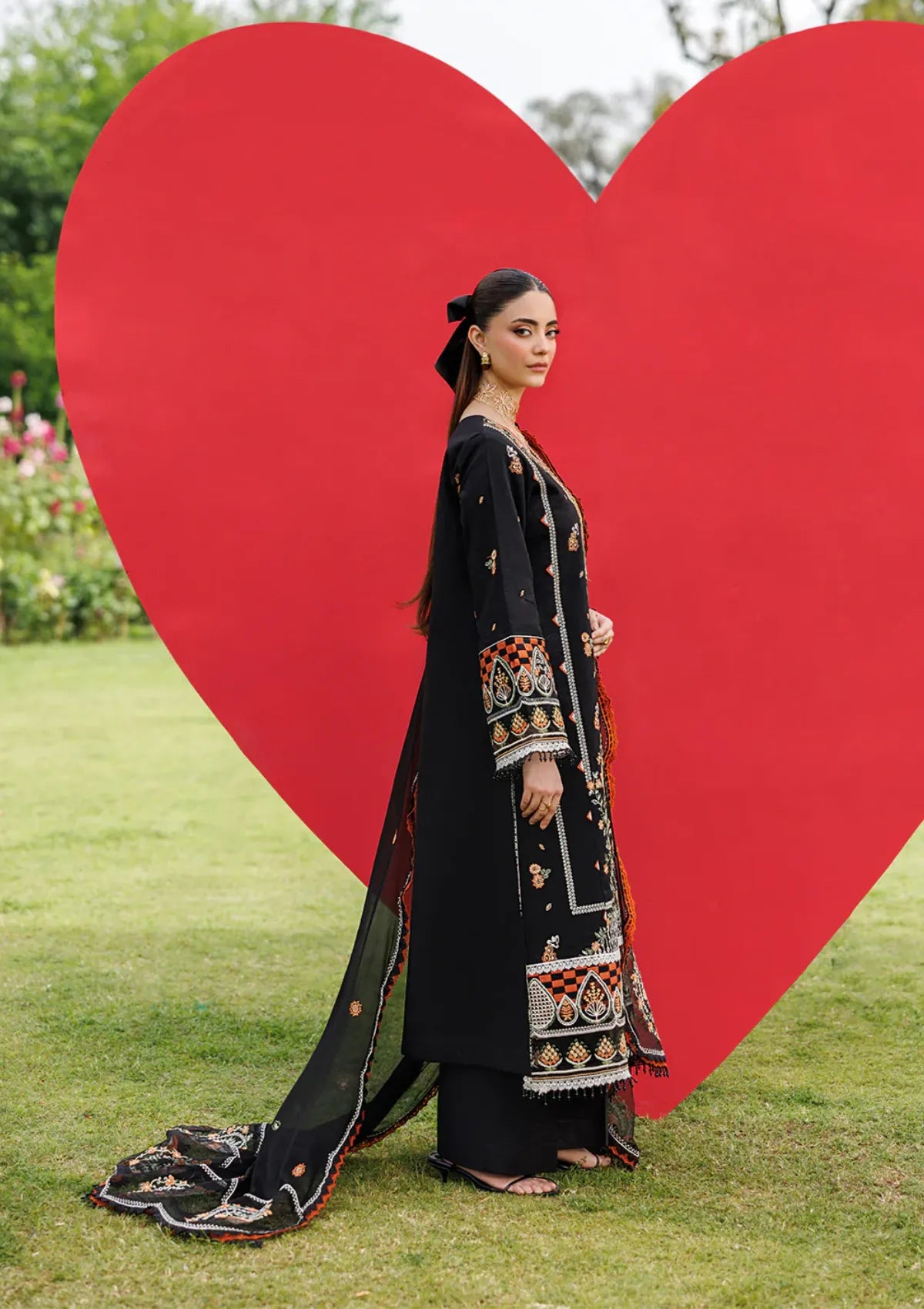 Mahnur Morbagh Luxury Lawn'26 M-11