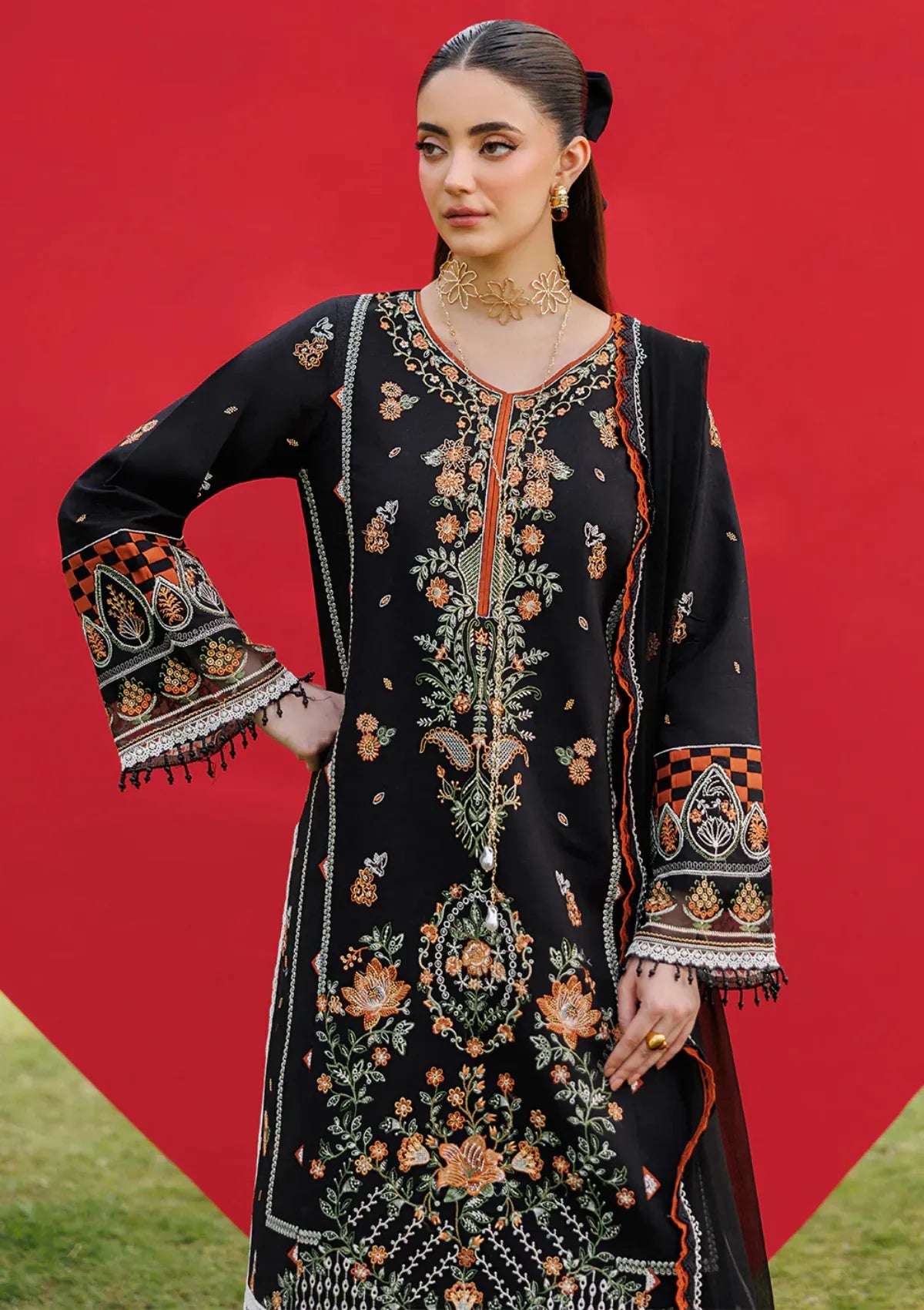 Mahnur Morbagh Luxury Lawn'26 M-11