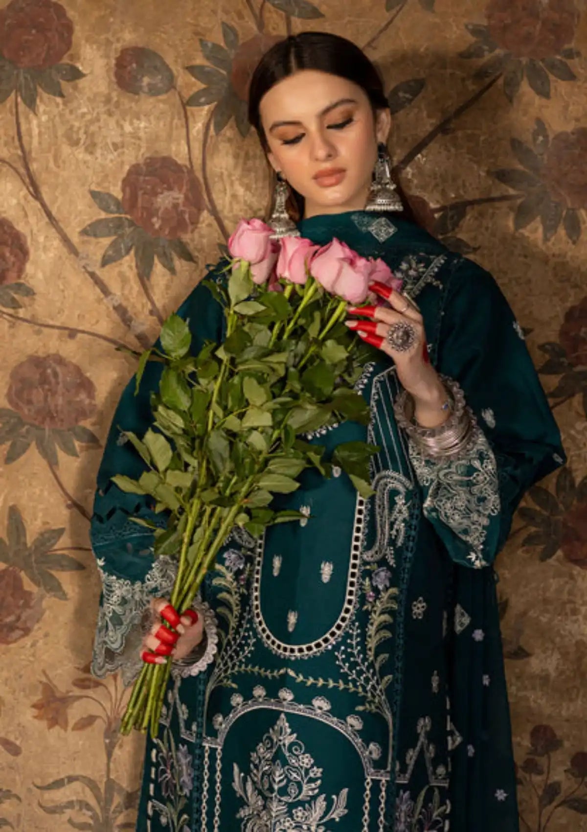 mohsin-saeed-fabrics-affordable-luxury-outfits-for-daily-formal-and-wedding-wear-This-product-is-from-parishay-mastani-luxury-lawn25-ma-02-is-available-on-Mohsin-saeed-fabrics-website.