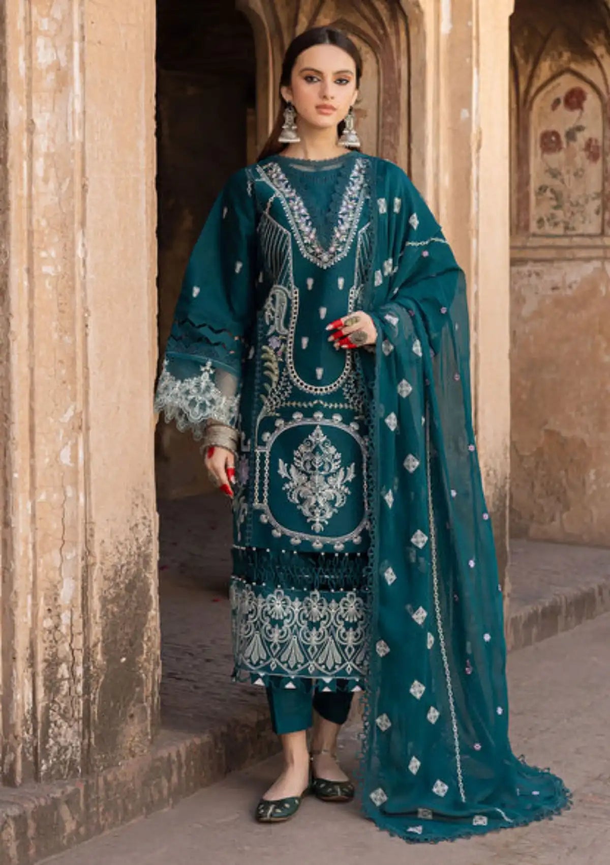 mohsin-saeed-fabrics-affordable-luxury-outfits-for-daily-formal-and-wedding-wear-This-product-is-from-parishay-mastani-luxury-lawn25-ma-02-is-available-on-Mohsin-saeed-fabrics-website.