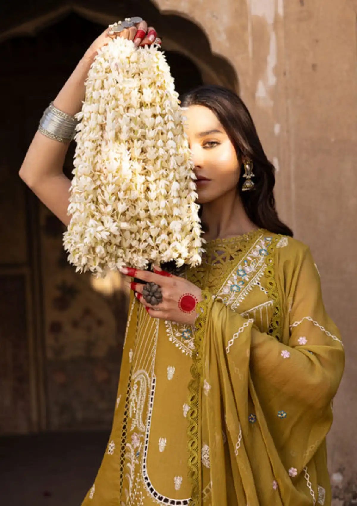 mohsin-saeed-fabrics-affordable-luxury-outfits-for-daily-formal-and-wedding-wear-This-product-is-from-parishay-mastani-luxury-lawn25-ma-03-is-available-on-Mohsin-saeed-fabrics-website.