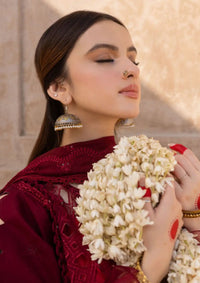 mohsin-saeed-fabrics-affordable-luxury-outfits-for-daily-formal-and-wedding-wear-This-product-is-from-parishay-mastani-luxury-lawn25-ma-05-is-available-on-Mohsin-saeed-fabrics-website.