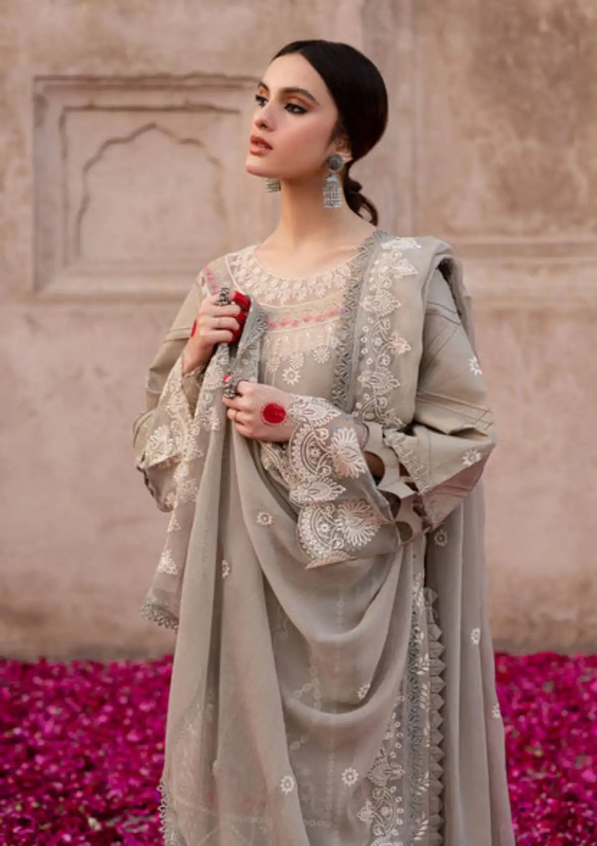 mohsin-saeed-fabrics-affordable-luxury-outfits-for-daily-formal-and-wedding-wear-This-product-is-from-parishay-mastani-luxury-lawn25-ma-06-is-available-on-Mohsin-saeed-fabrics-website.