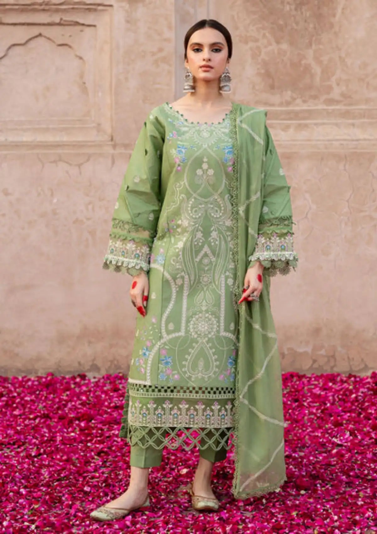 mohsin-saeed-fabrics-affordable-luxury-outfits-for-daily-formal-and-wedding-wear-This-product-is-from-parishay-mastani-luxury-lawn25-ma-11-is-available-on-Mohsin-saeed-fabrics-website.